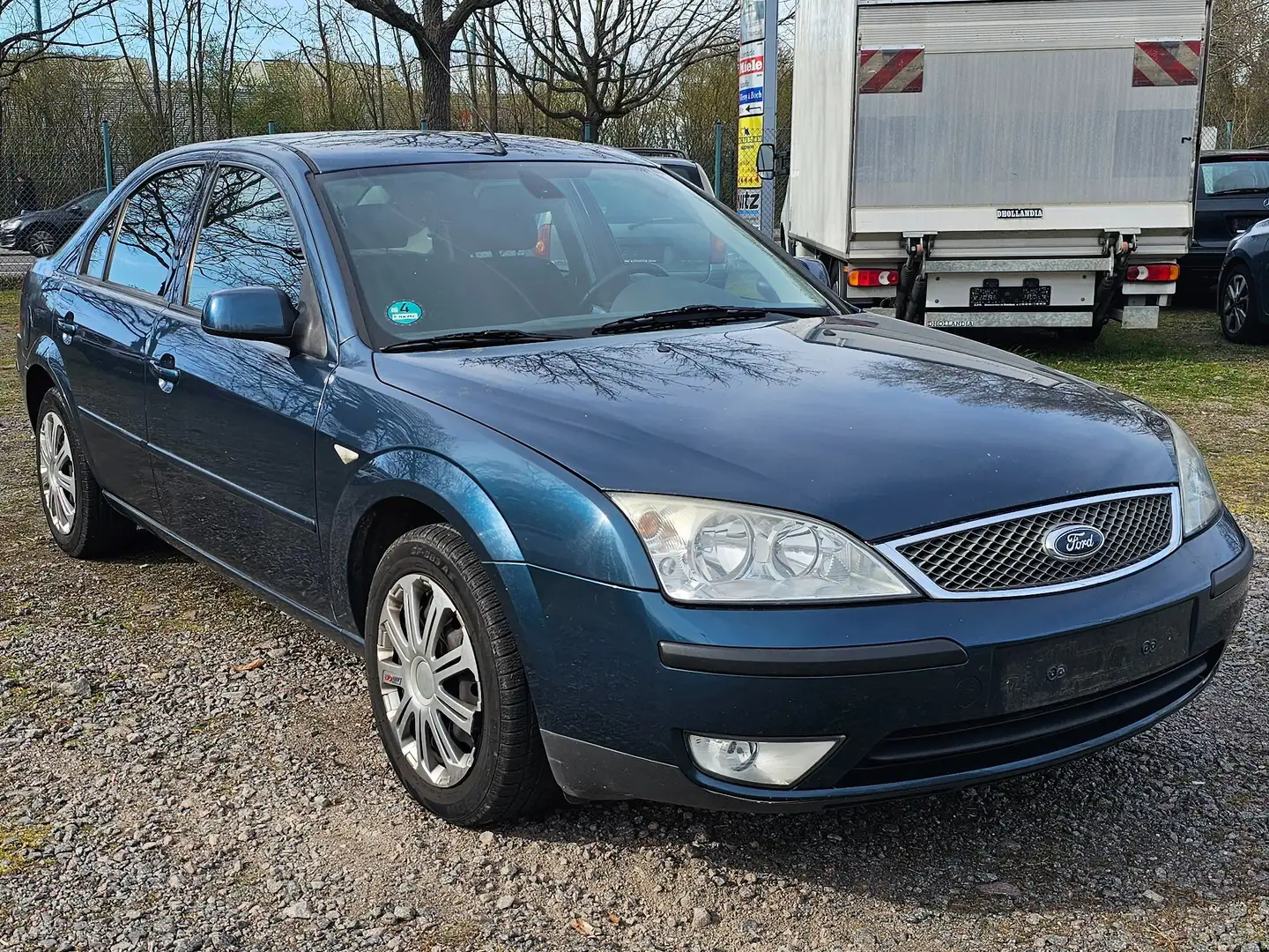 Ford Mondeo 1.8 Trend Blau - 1