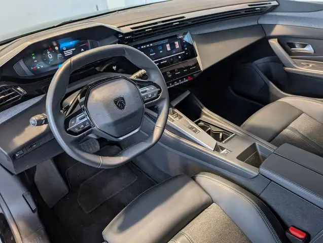 Peugeot 308 view 5