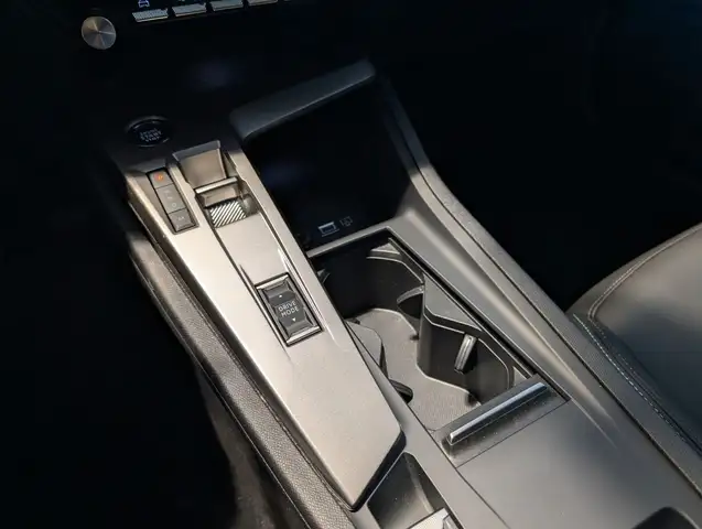 Peugeot 308 view 9
