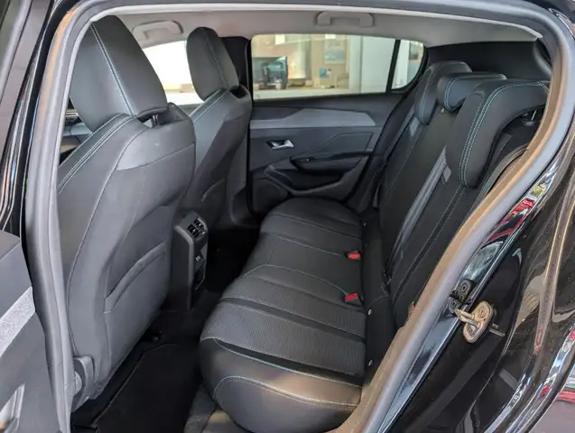Peugeot 308 view 10