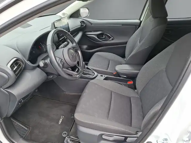 Toyota Yaris view 10