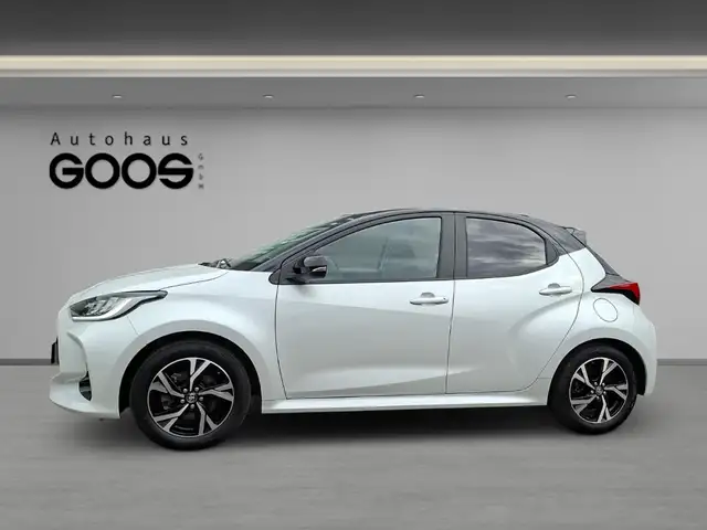 Toyota Yaris view 2