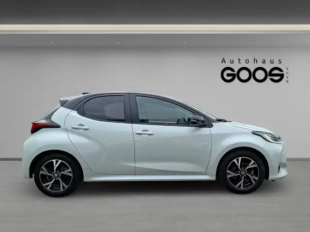Toyota Yaris view 6