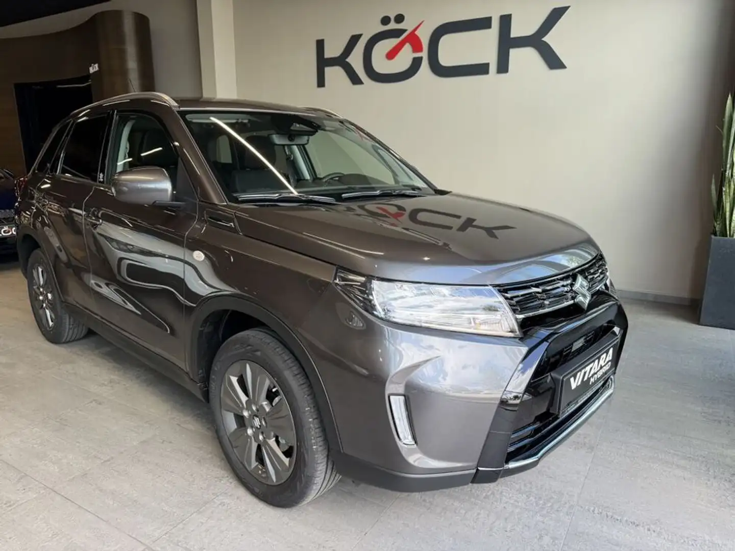 Suzuki Vitara 1,4 Hybrid ALLGRIP shine Aut. Grau - 2