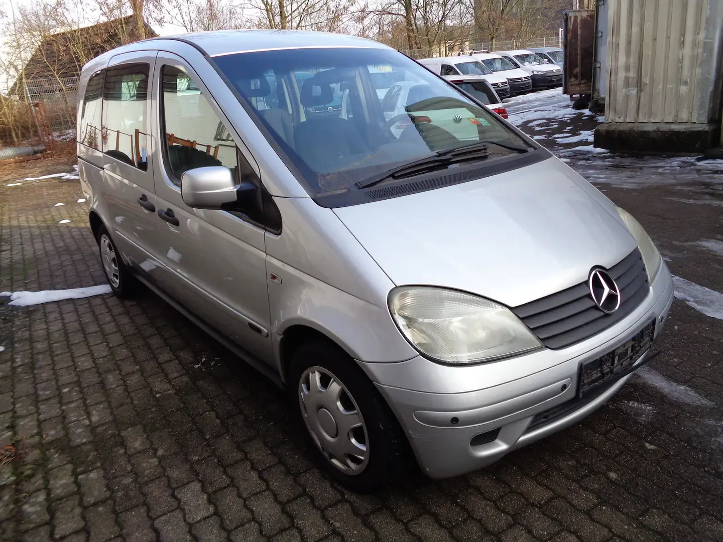 Mercedes-Benz Vaneo 1.7 CDI *Automatik* Silber - 1