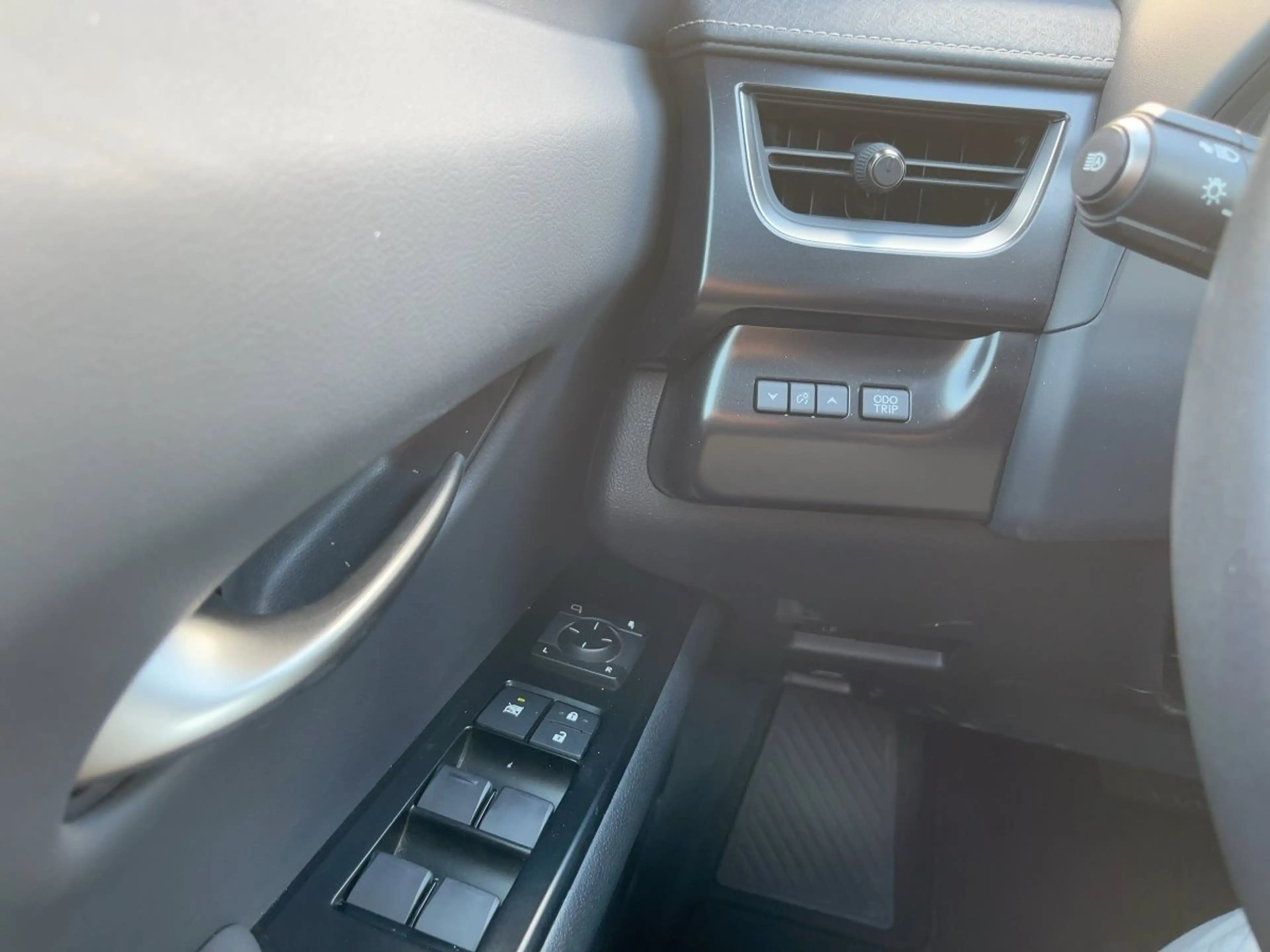 Lexus UX 250h Style Edition Navi*ACC*KAM*SHZ*DAB — photo 15