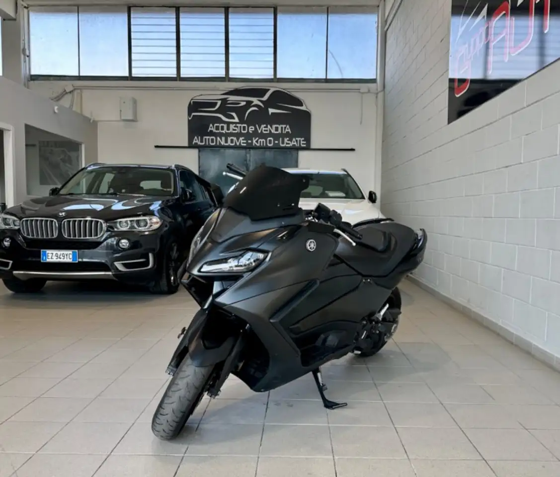 Yamaha Tmax 560