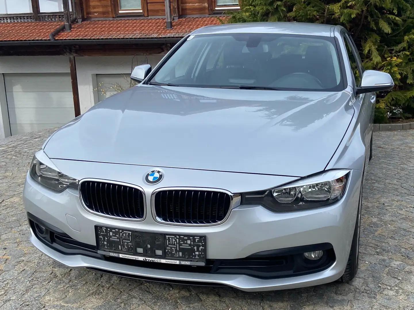 BMW 318 318d Touring Silber - 2