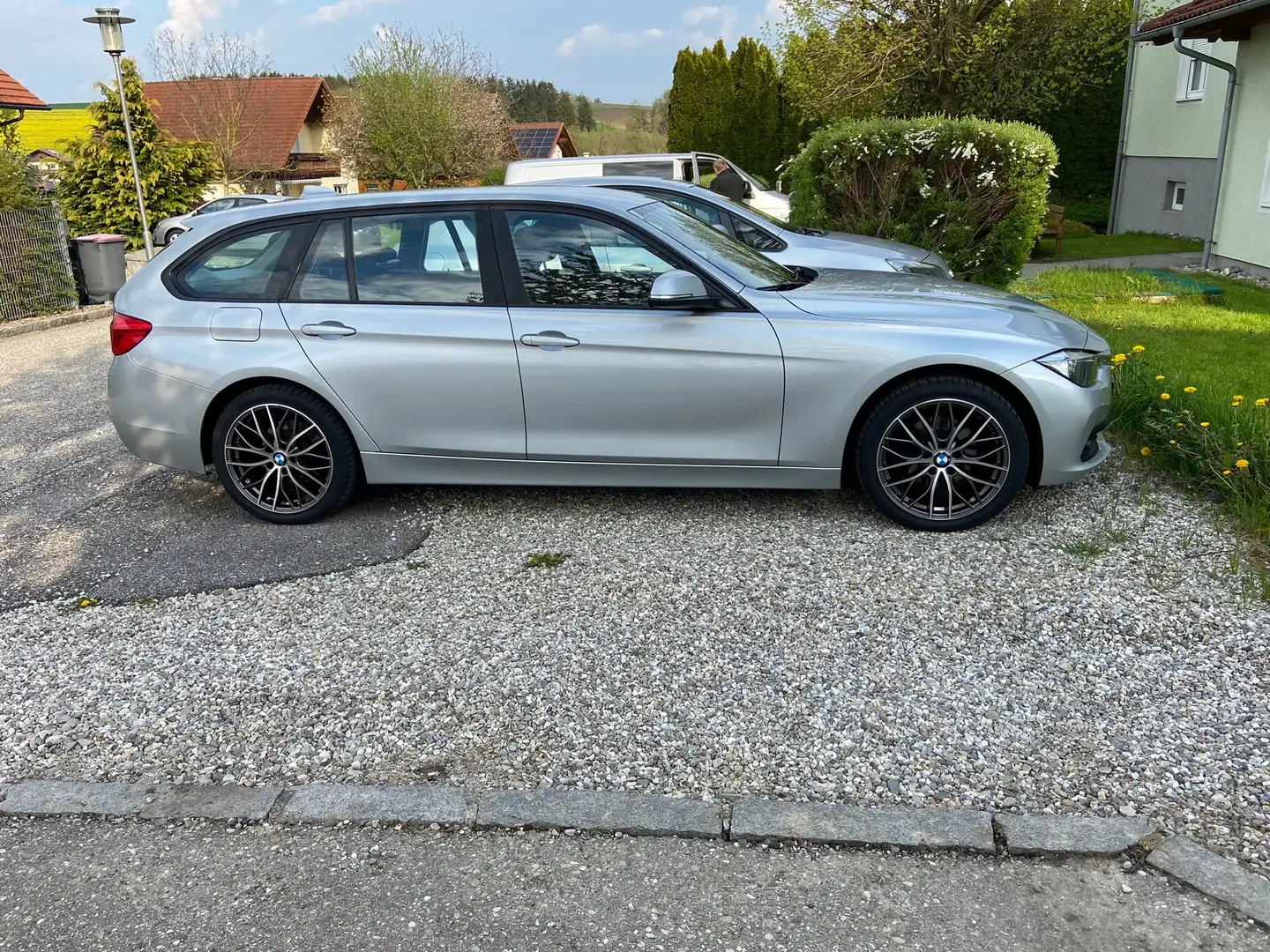 BMW 318 318d Touring Silber - 1