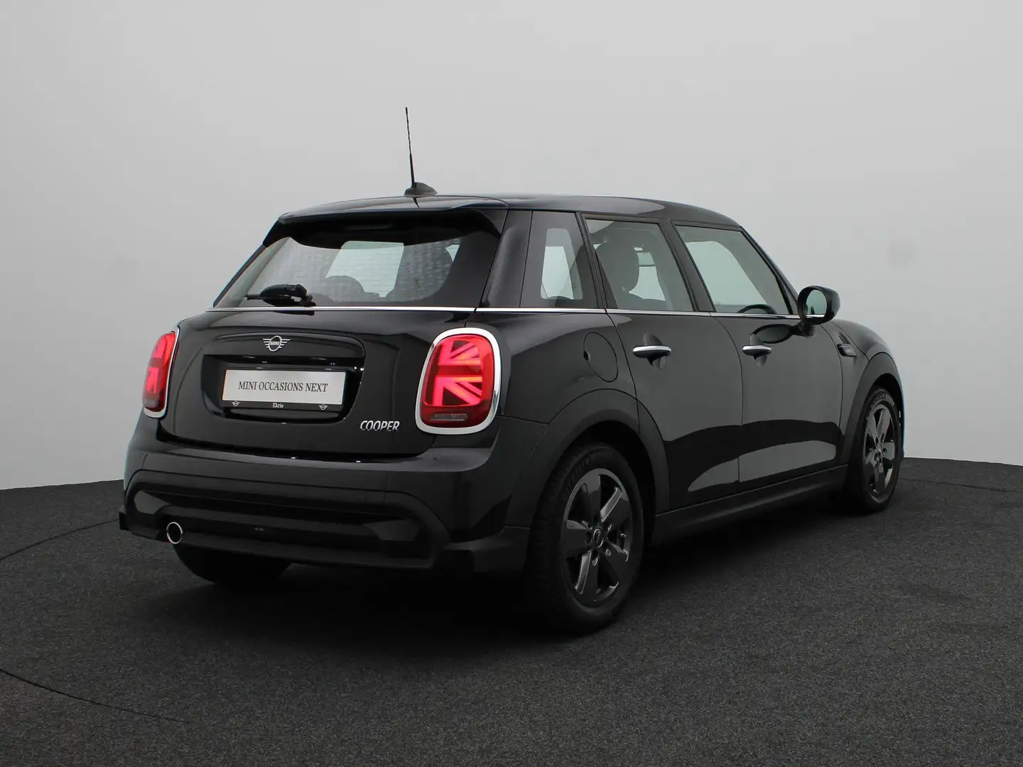 MINI Cooper 5-deurs Classic + PDC Achter + LED + 16'' Nero - 2