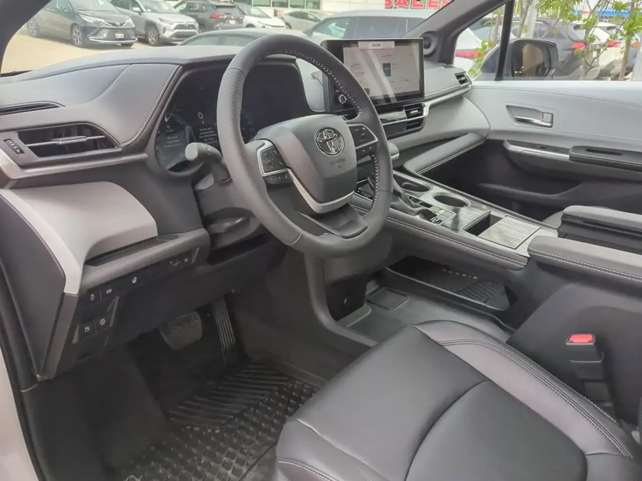 Toyota Sienna снимка Toyota Sienna