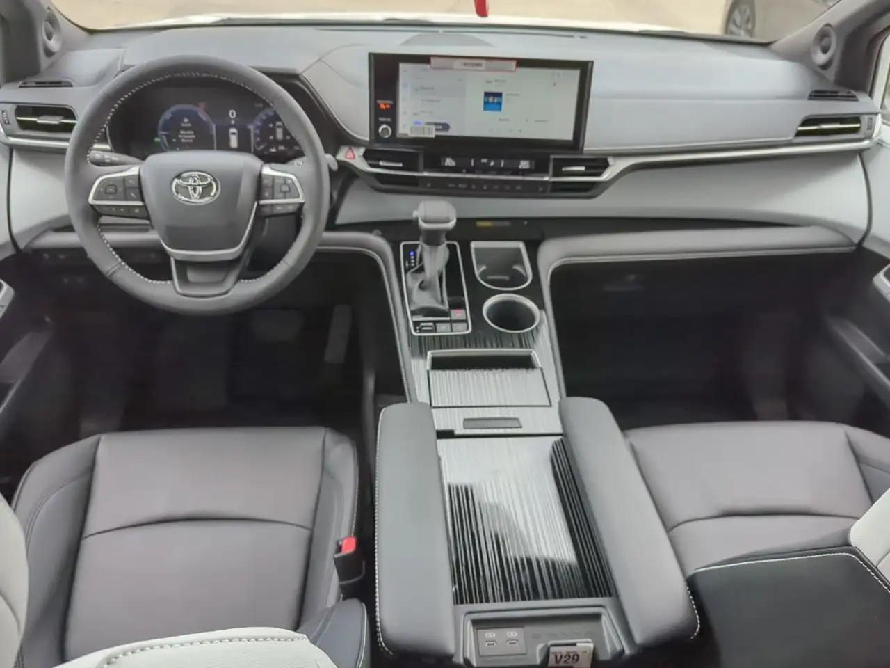 Toyota Sienna снимка Toyota Sienna