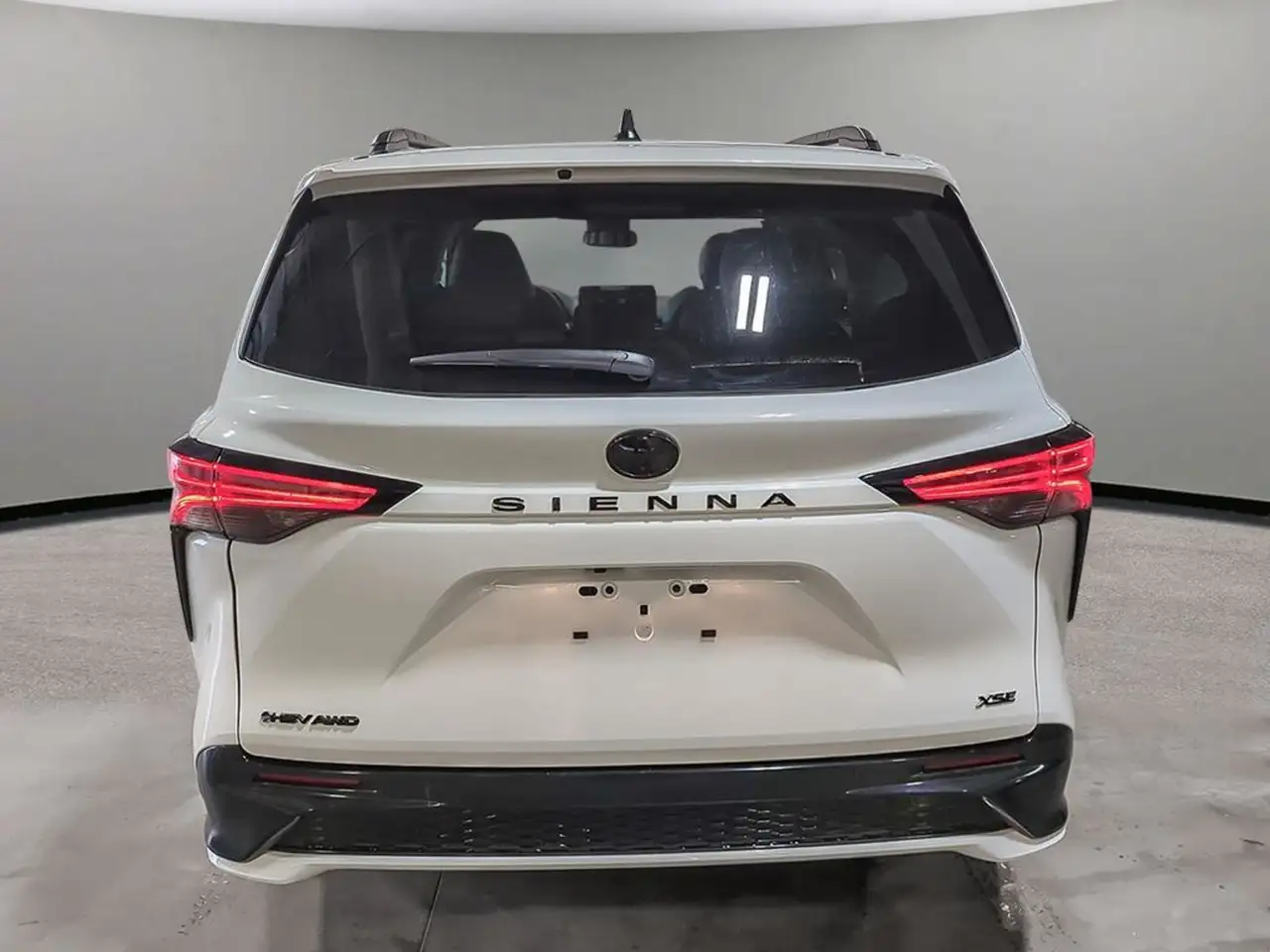 Toyota Sienna снимка Toyota Sienna