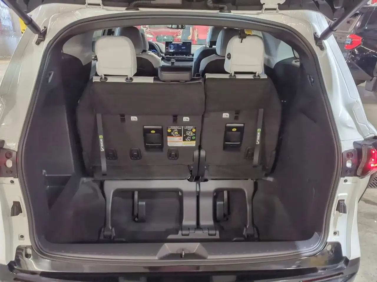 Toyota Sienna снимка Toyota Sienna
