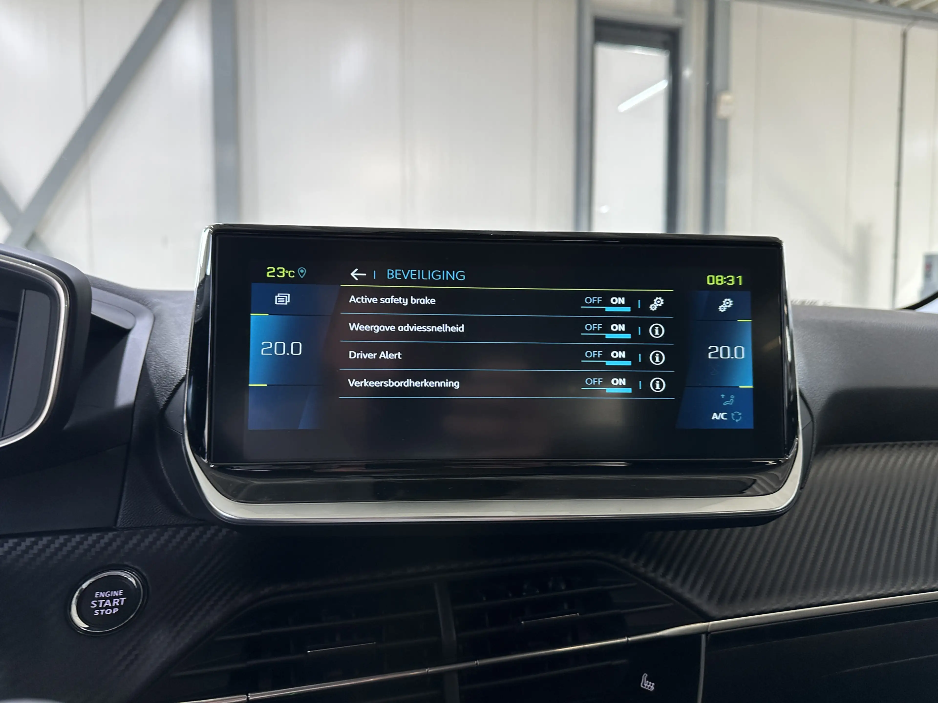 Peugeot e-208 EV Allure Pack 50 kWh | Stoelverwarming | Navi | C — photo 19