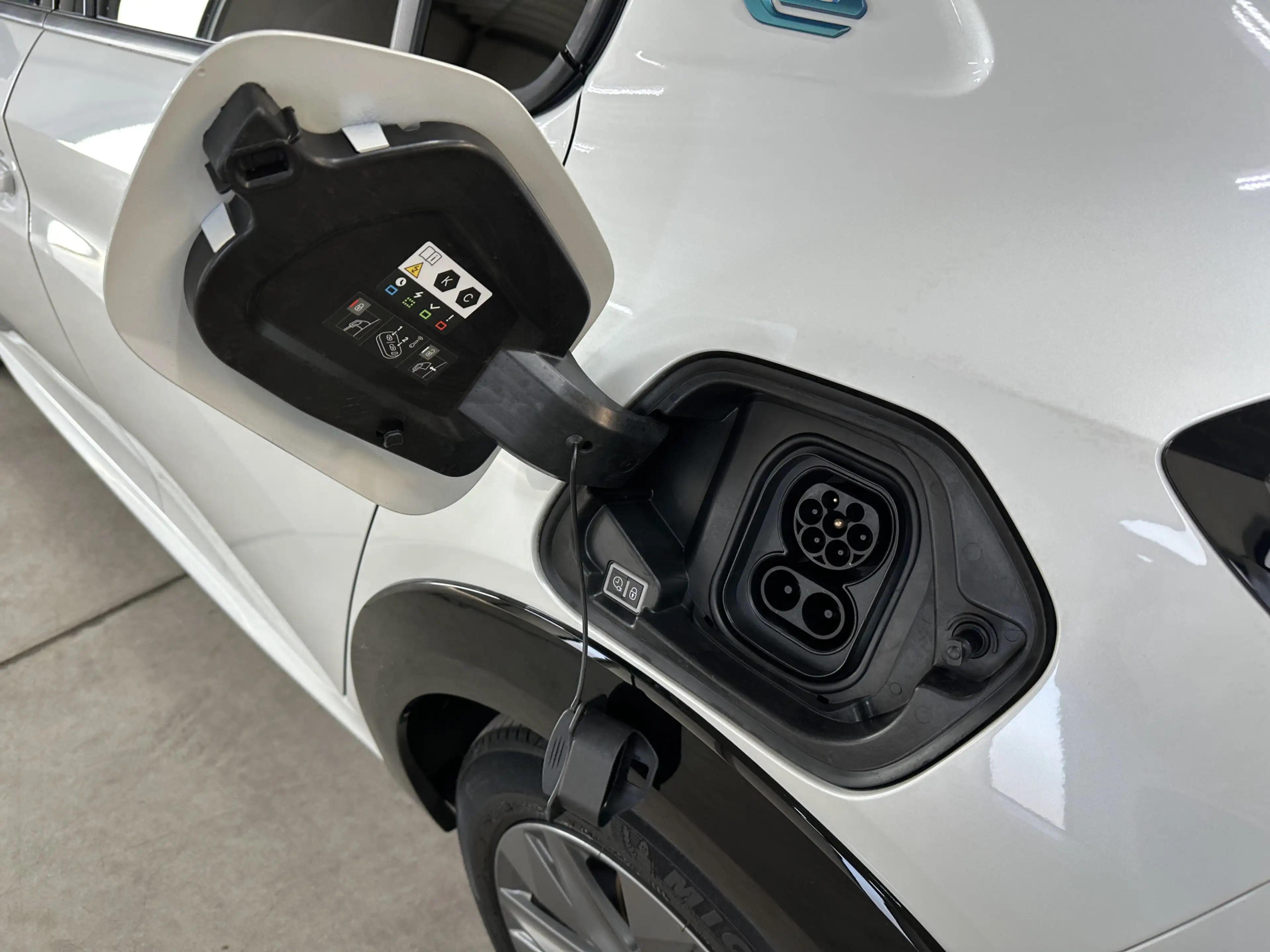 Peugeot e-208 EV Allure Pack 50 kWh | Stoelverwarming | Navi | C — photo 30