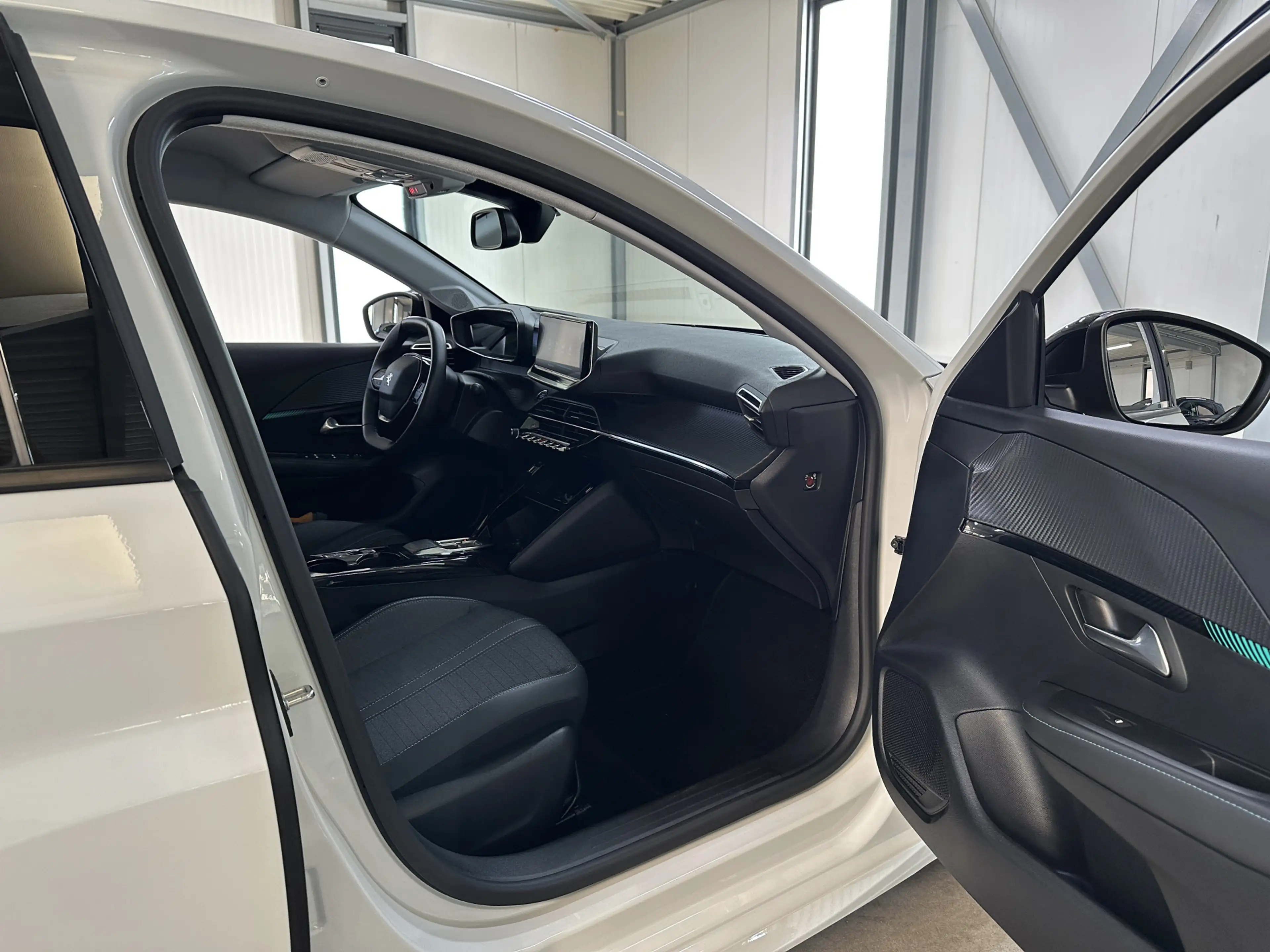 Peugeot e-208 EV Allure Pack 50 kWh | Stoelverwarming | Navi | C — photo 29