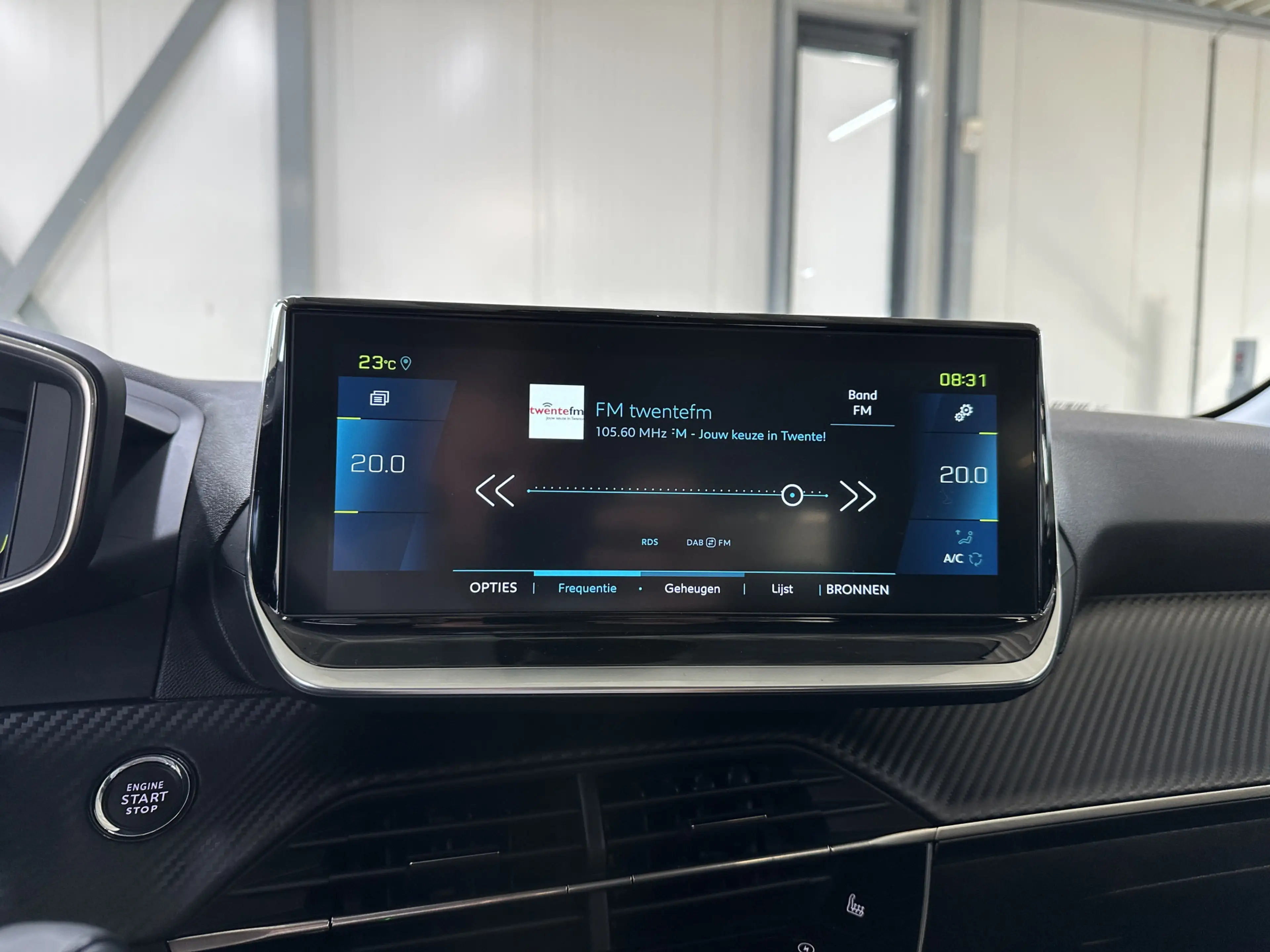 Peugeot e-208 EV Allure Pack 50 kWh | Stoelverwarming | Navi | C — photo 14