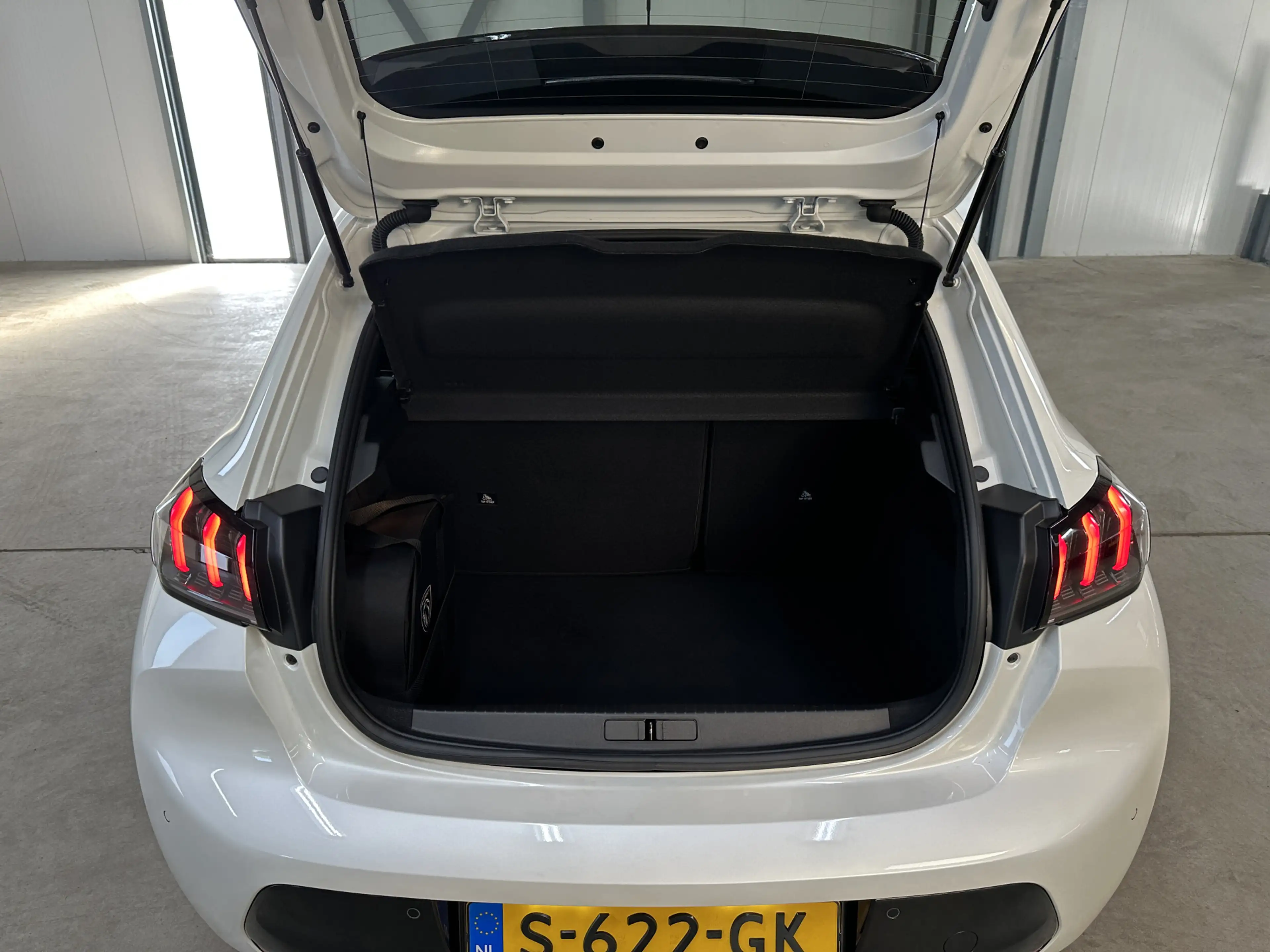 Peugeot e-208 EV Allure Pack 50 kWh | Stoelverwarming | Navi | C — photo 26