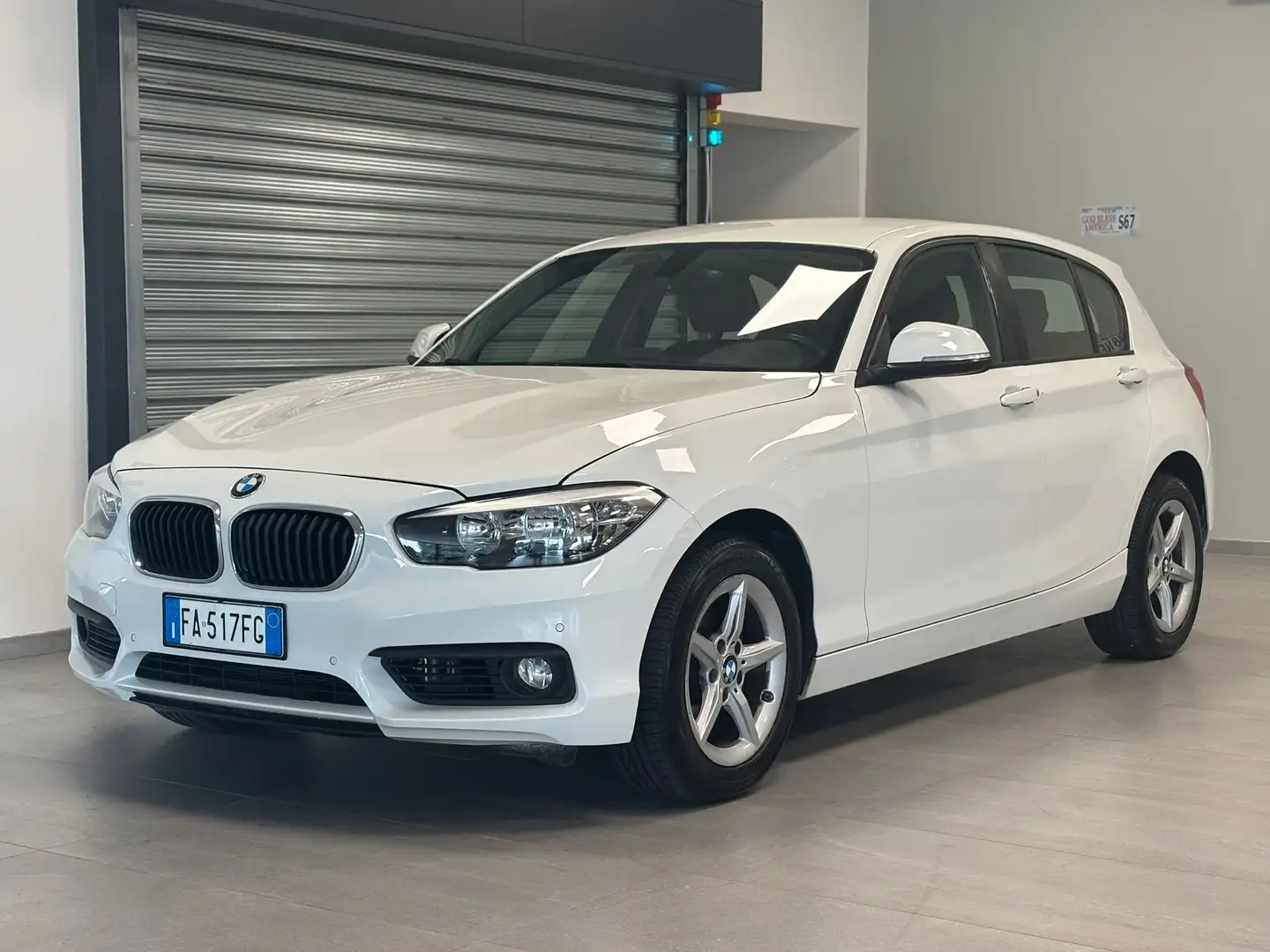 BMW 118 Serie 1 F/20-21 2015 118d Urban 5p Bianco - 1