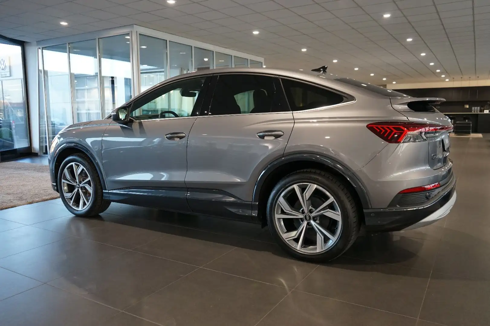 Audi Q4 Sportback 40 e-tron advanced | Navi pro | AHK Grau - 2