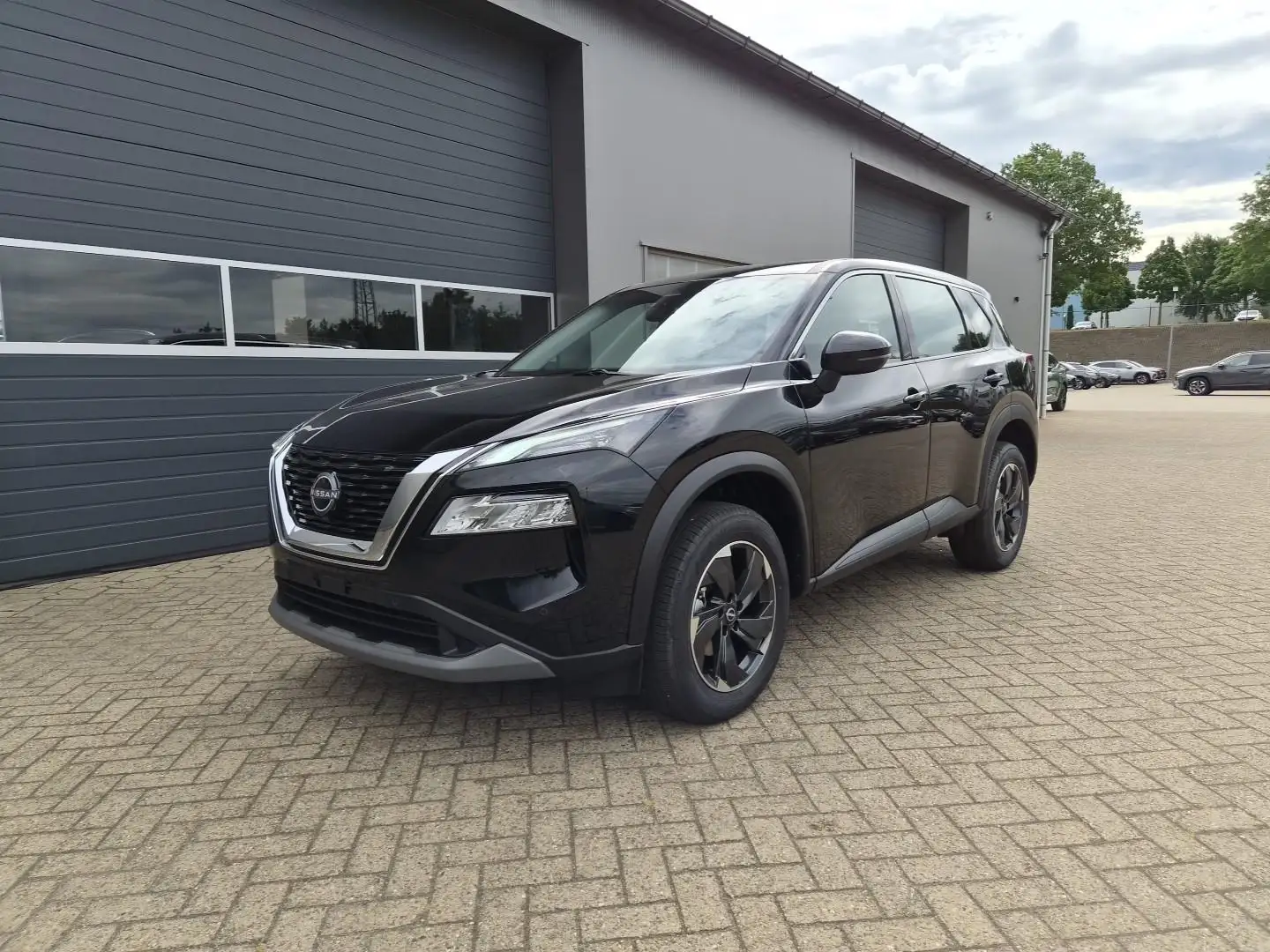 Nissan X-Trail Acenta 1.5 MHEV 163PS Automatik Sitzheizung v+h... Schwarz - 1