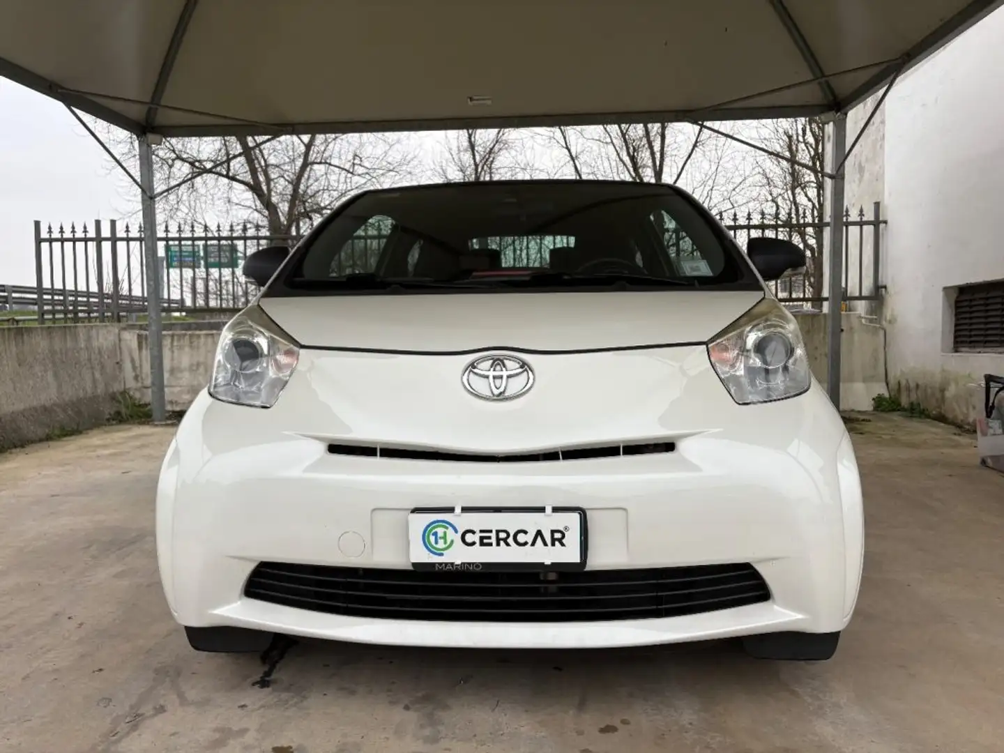 Toyota iQ 1.0 CVT Lounge POCHI CHILOMETRI AUTOMATICA OK NEOP Weiß - 2
