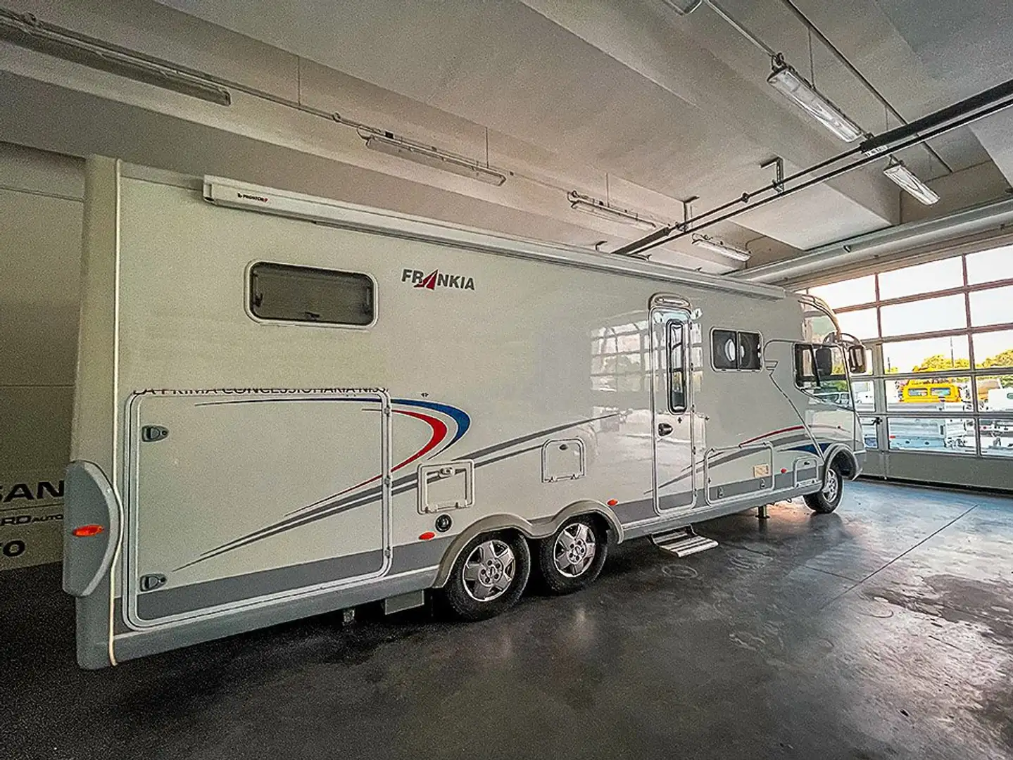 Others Frankia Motorhome White - 2