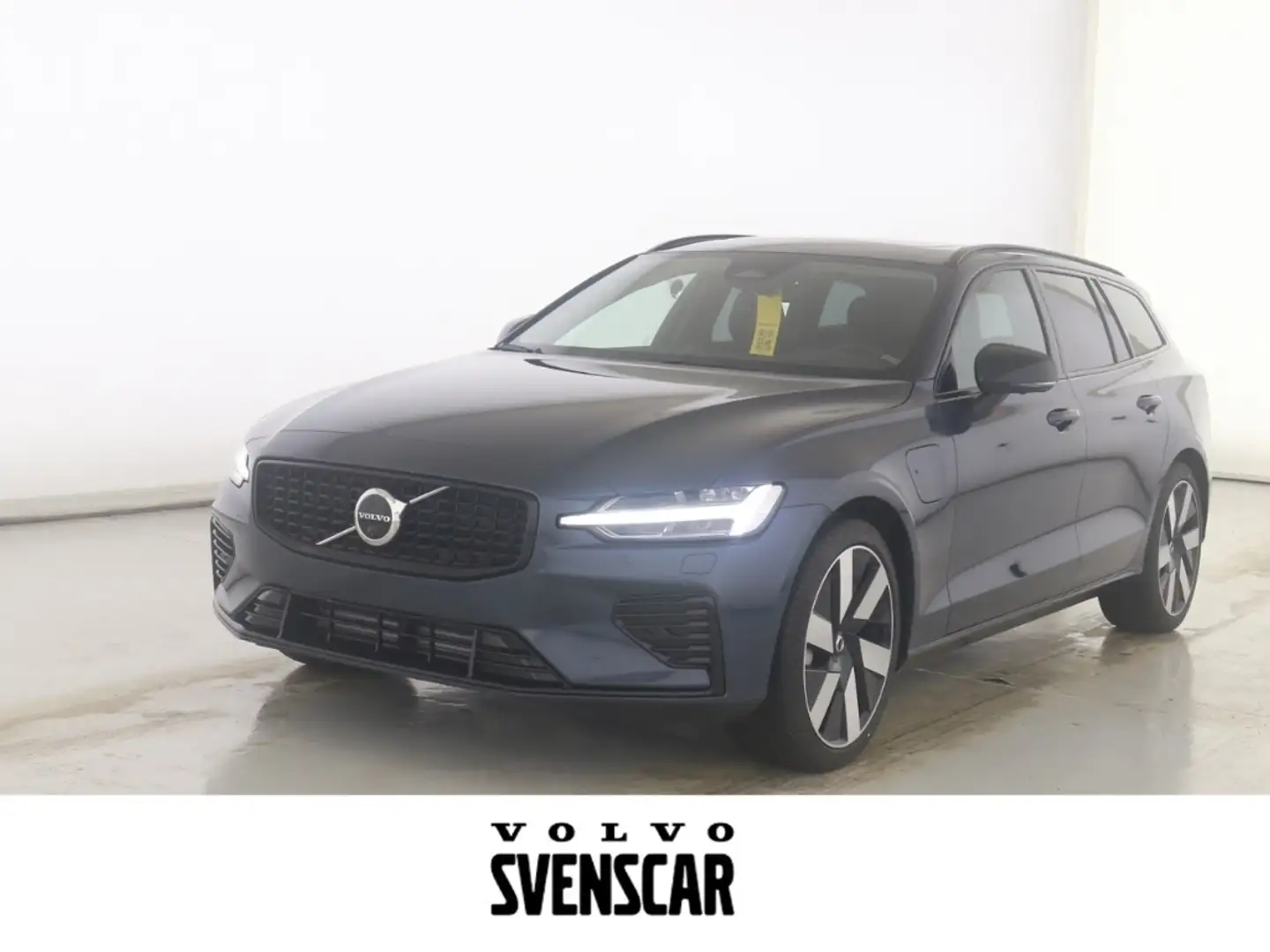Volvo V60 Ultra Dark Recharge Plug-In Hybrid AWD HUD StandHZ Blau - 1