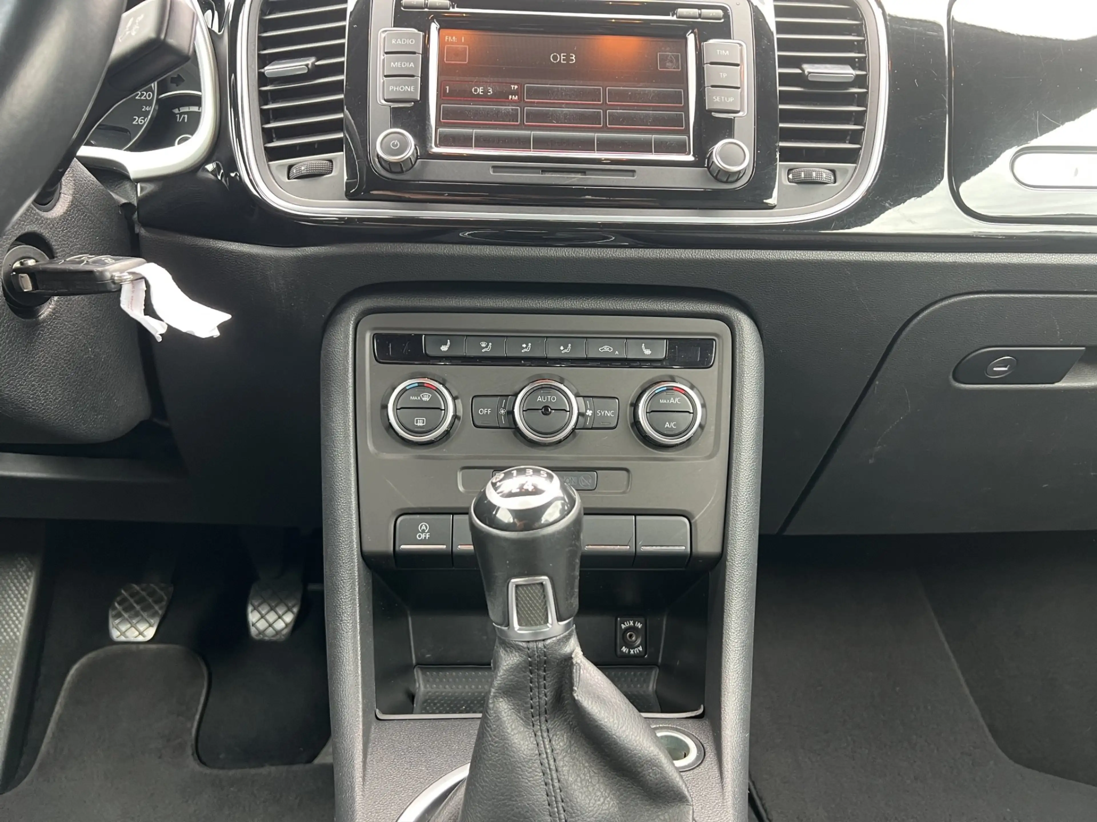 Volkswagen Beetle 1,6 TDI BMT Design — photo 13