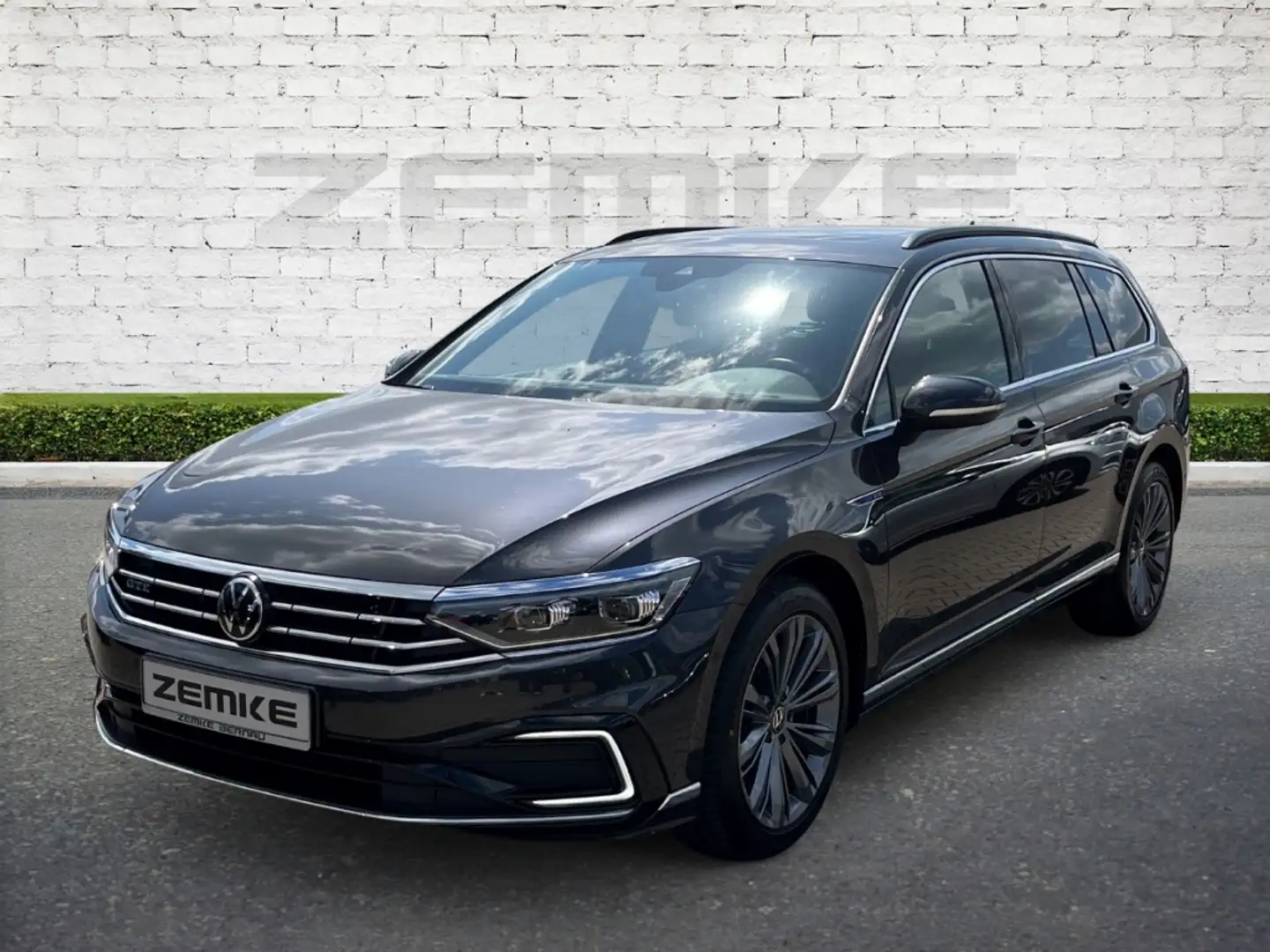Volkswagen Passat Variant GTE 1.4 TSI DSG El. Panodach Navi Leder Digitales Grijs - 1