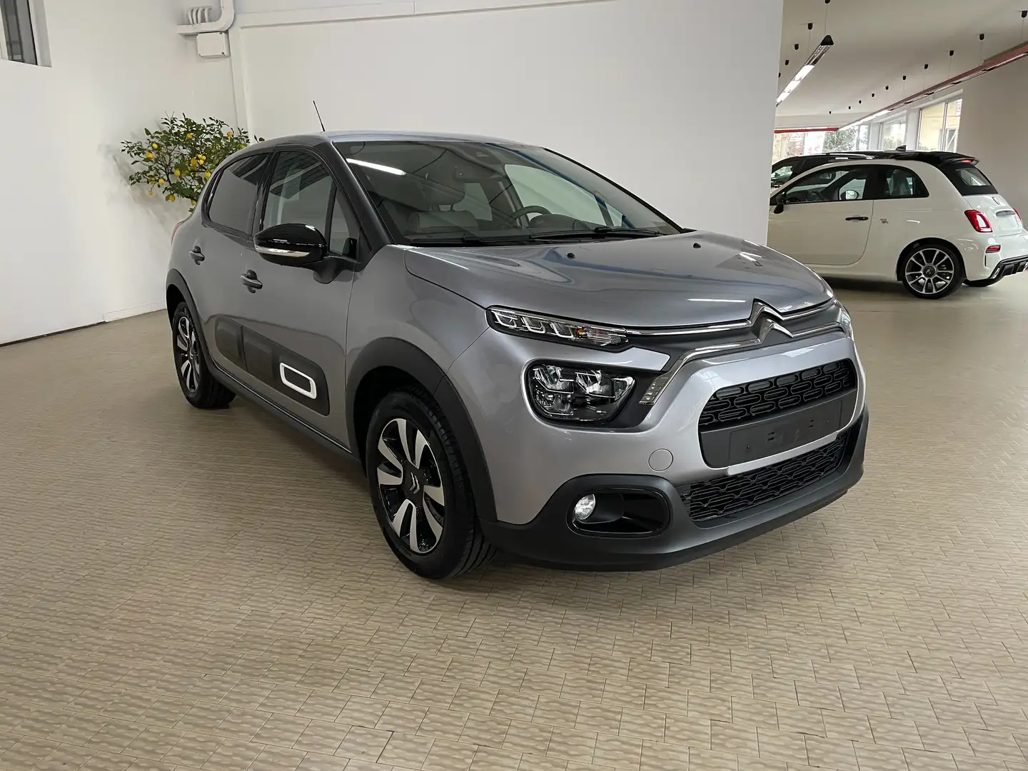 Citroen C3 1.2 110cv Max 2024 Telecamera-Navi-Sensori Grau - 2