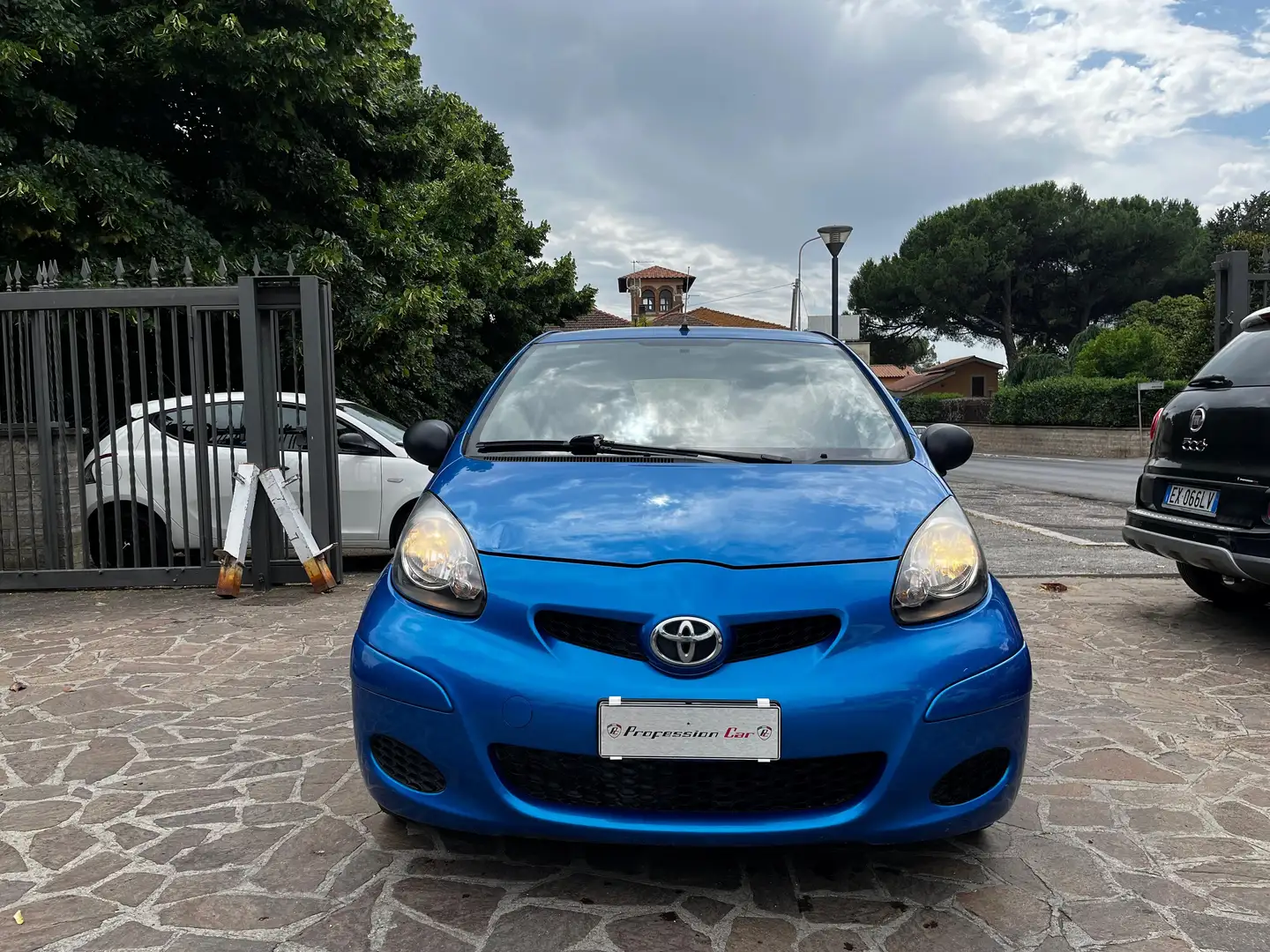 Toyota Aygo Aygo 5p 1.0 FL CONNECT Синій - 2