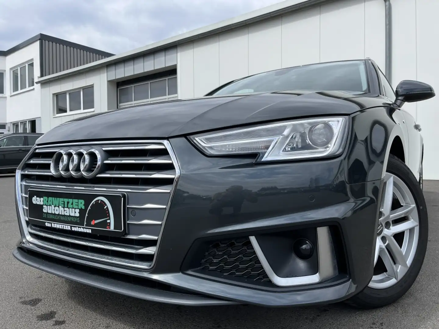 Audi A4 Avant 35 2.0 TDI S tronic S line Sport 147€ m. 2 Grau - 1