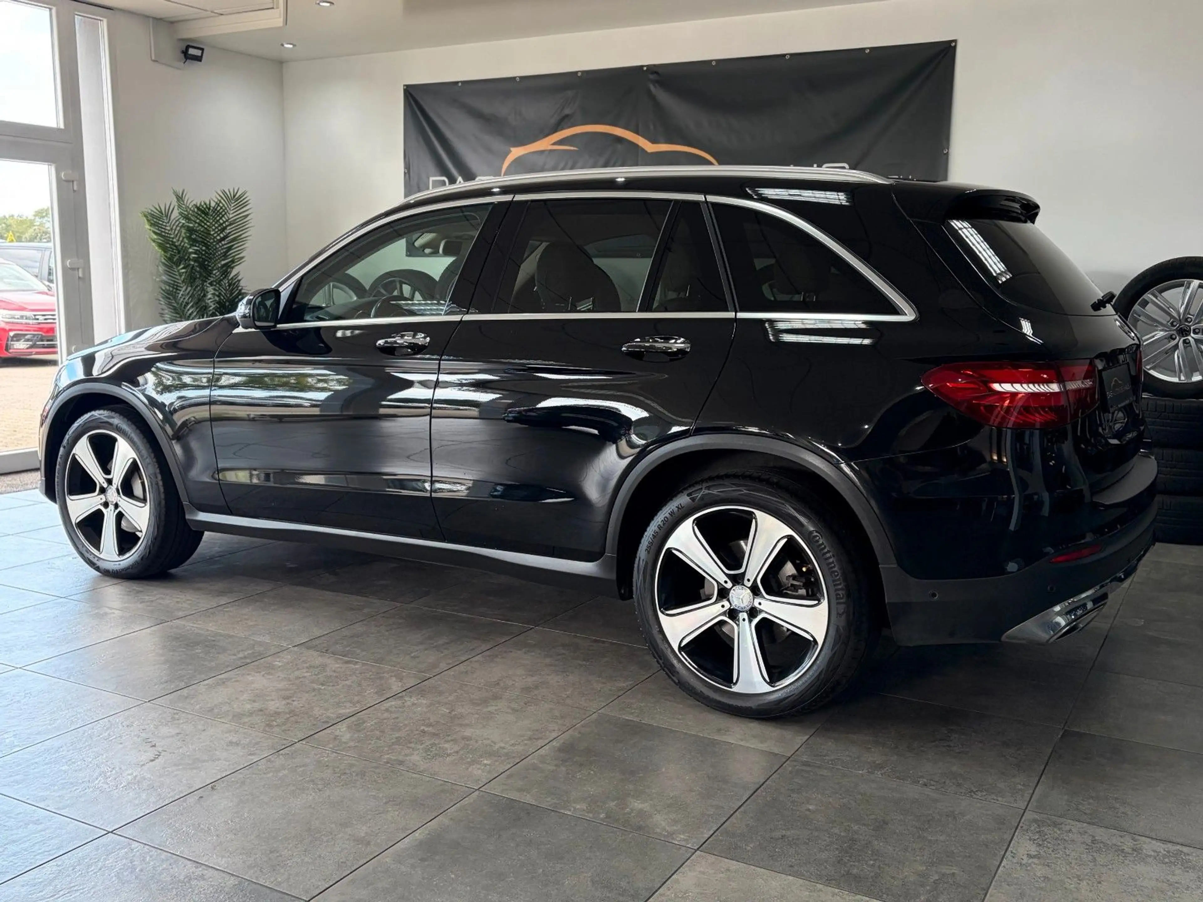 Mercedes-Benz GLC 250 GLC250*Exclusive*1Hand*Pano*AHK*Distro*Leder*ILS — photo 10