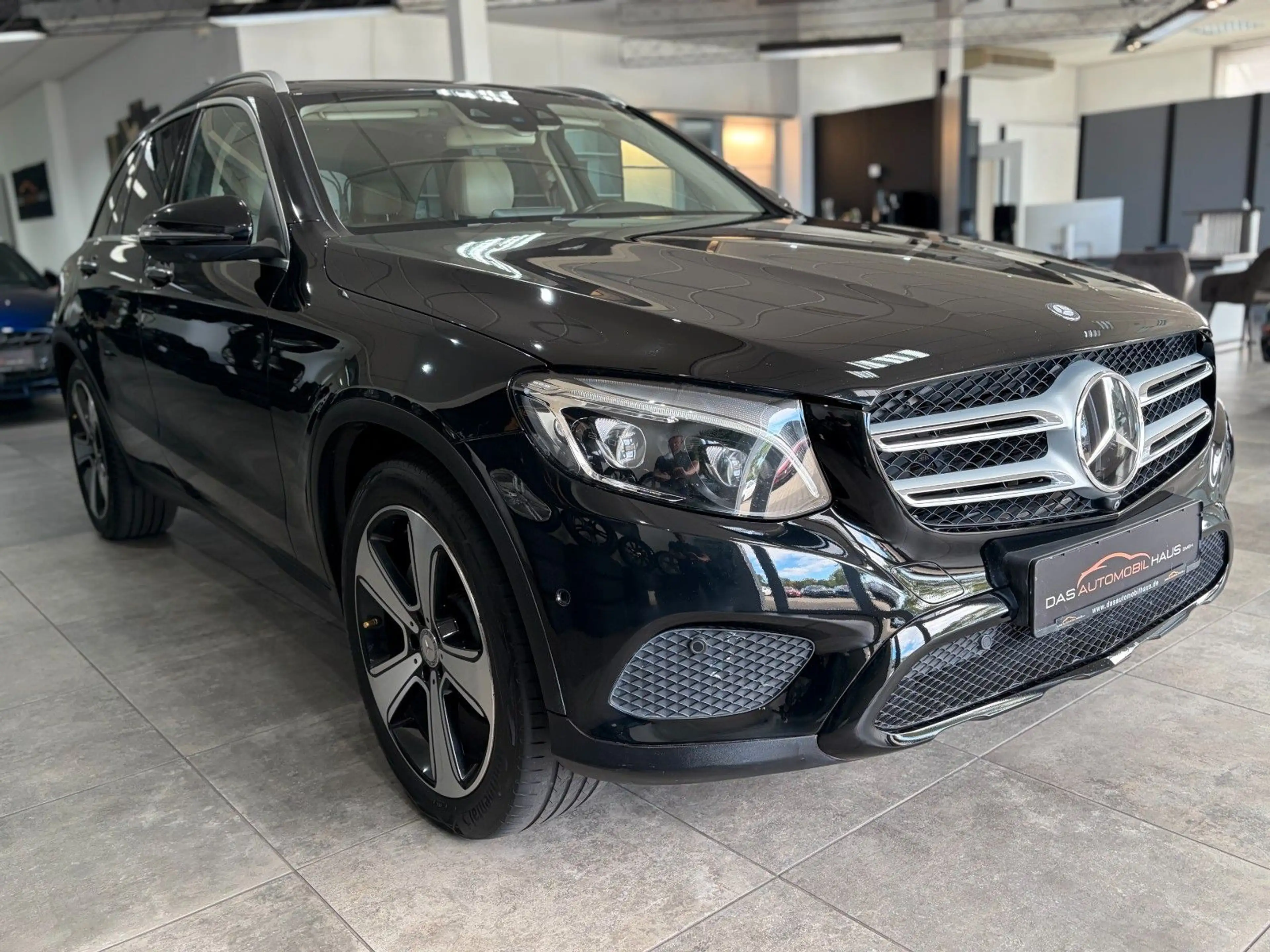 Mercedes-Benz GLC 250 GLC250*Exclusive*1Hand*Pano*AHK*Distro*Leder*ILS — photo 7