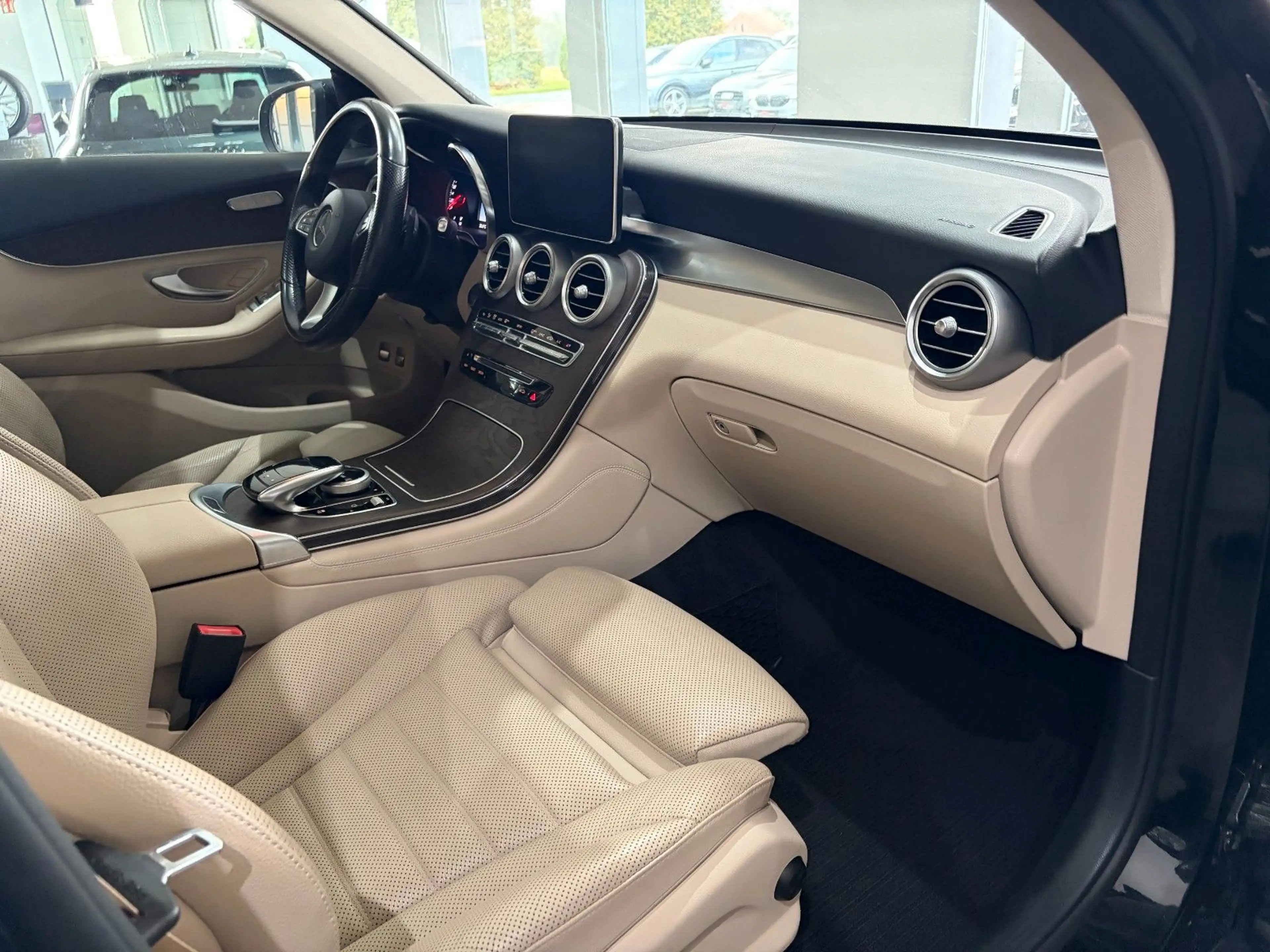 Mercedes-Benz GLC 250 GLC250*Exclusive*1Hand*Pano*AHK*Distro*Leder*ILS — photo 15