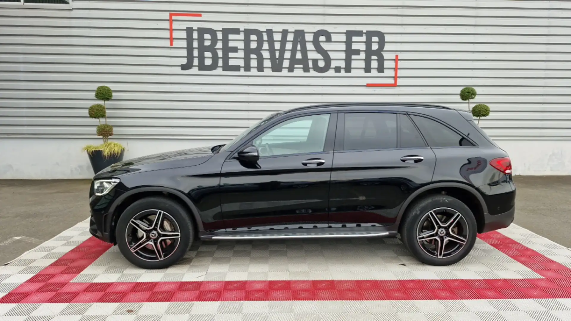 Mercedes-Benz GLC 300 300 DE 9G-TRONIC 4MATIC AMG LINE Noir - 1