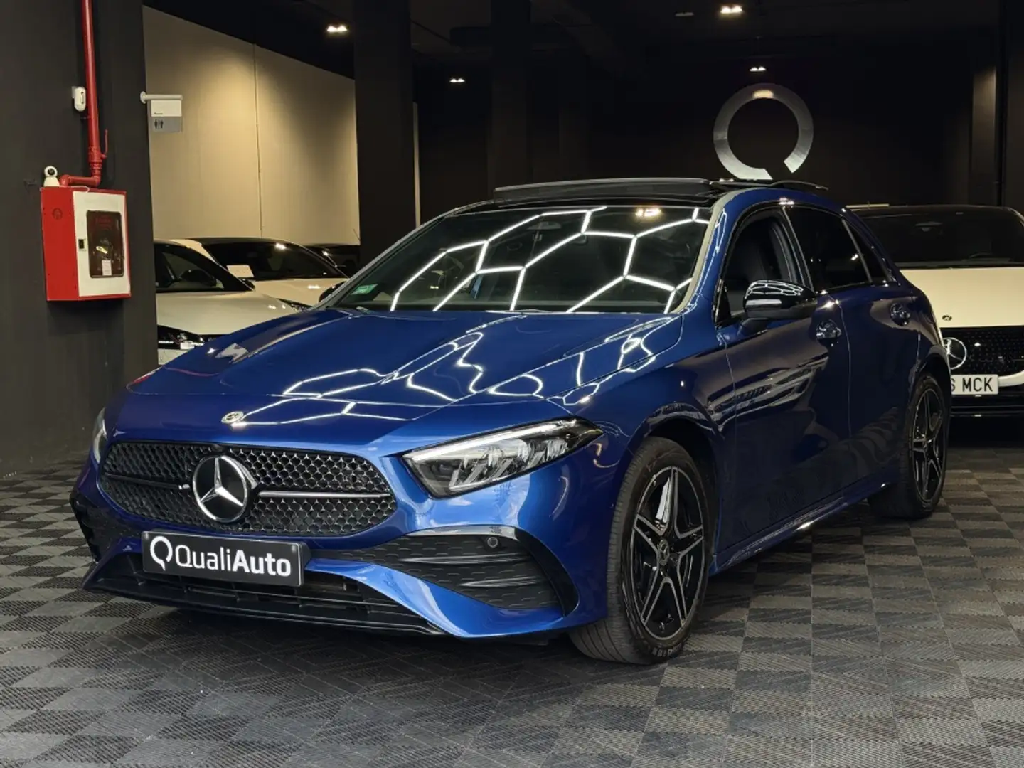 Mercedes-Benz A 250 250e Progressive Line Advanced 8G-DCT Blauw - 2