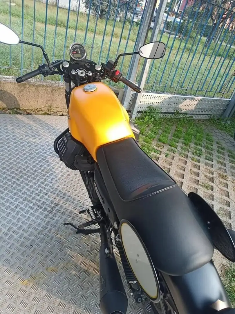 Moto Guzzi V 7 MOTO GUZZI V7 III STONE (2017-20) Giallo - 2
