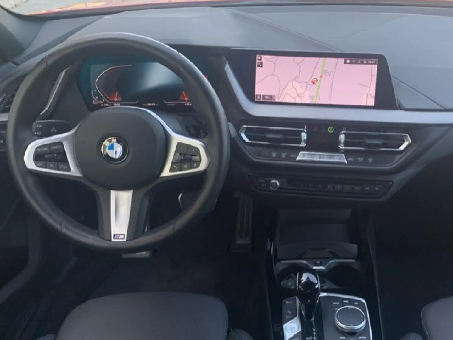 BMW 118 118dA Business Rood - 2