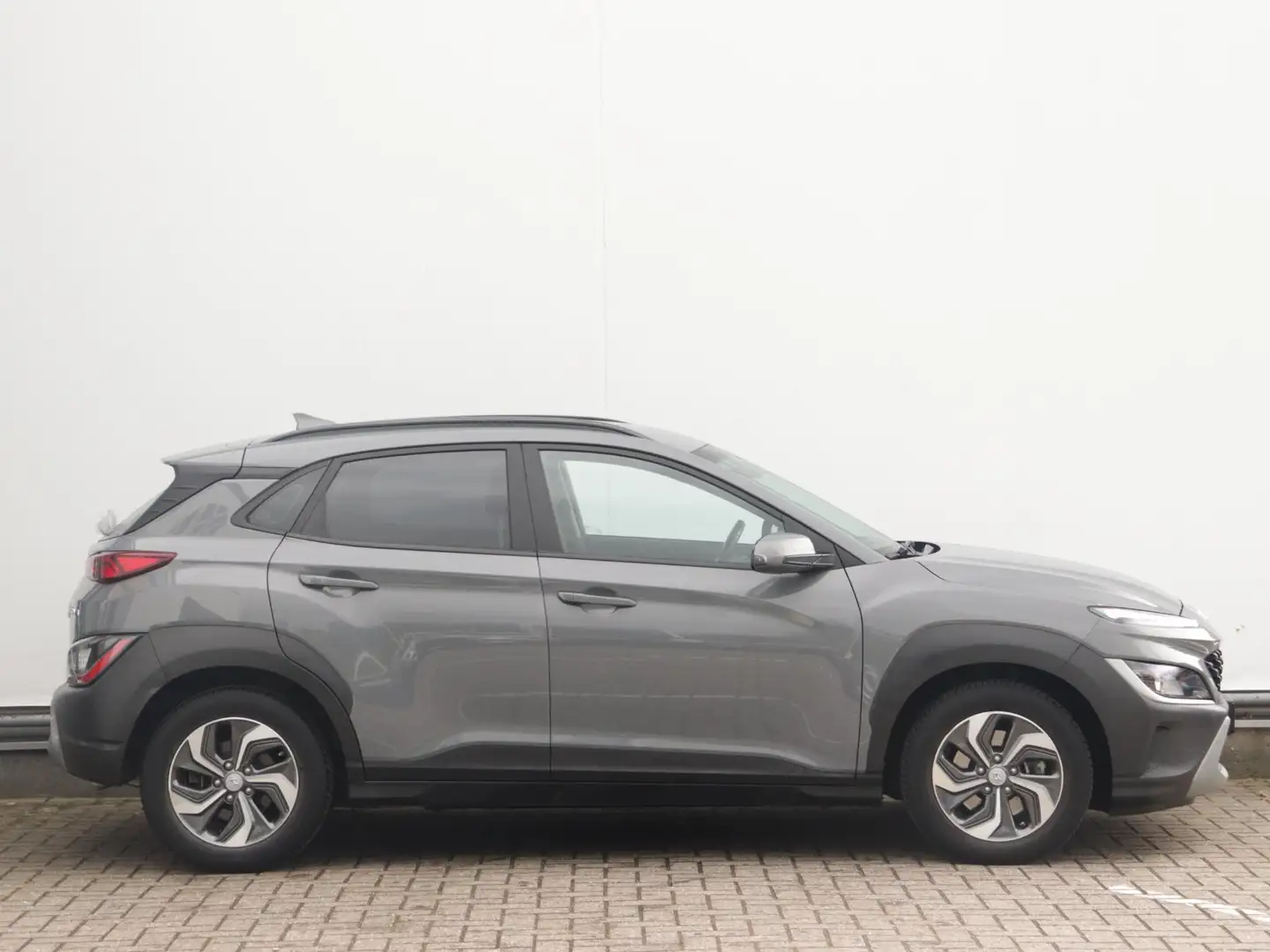 Hyundai KONA 1.6 GDI HEV Comfort Smart | Navigatie | Climate co Grijs - 2