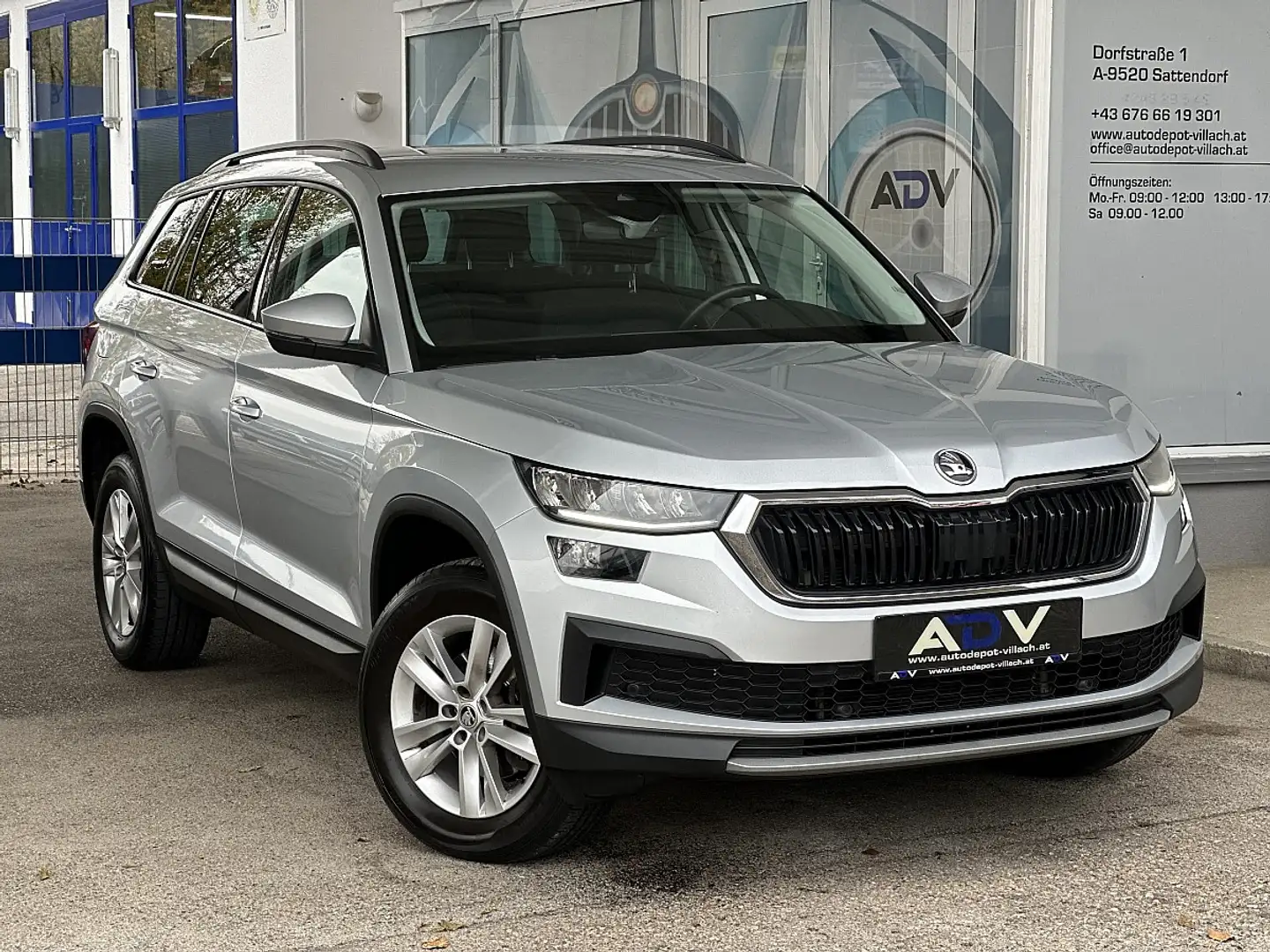 Skoda Kodiaq 2,0 TDI SCR 4x4 Ambition SC DSG Silber - 2
