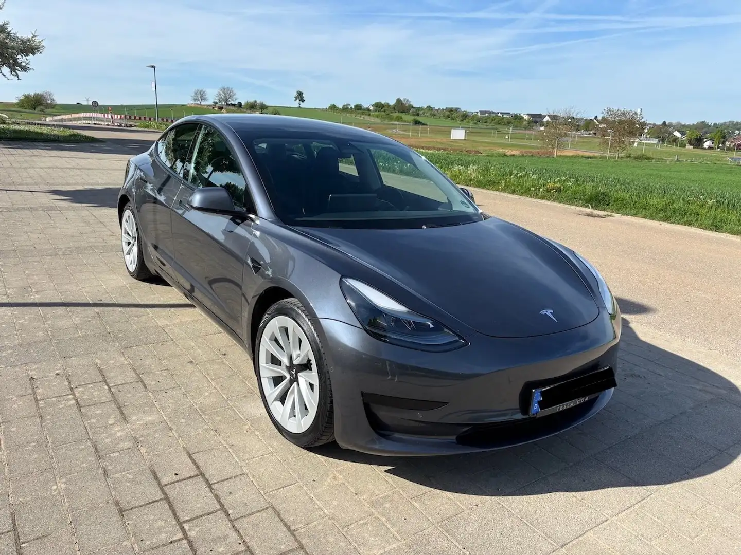 Tesla Model 3 Model 3 Standard Reichweite Plus Hinterradantrieb Grey - 2