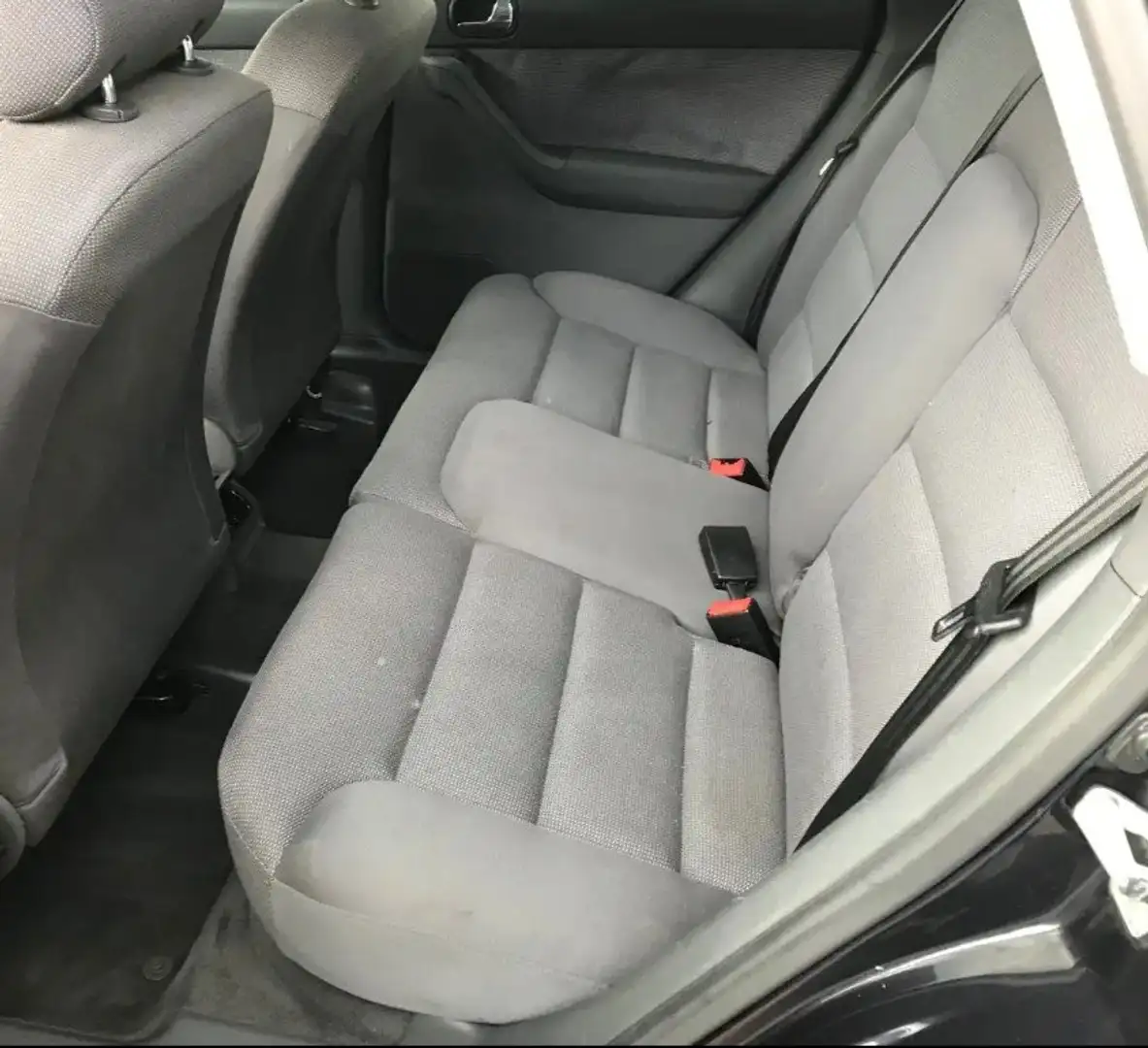 Audi A3 A3 1.6 Ambition Schwarz - 2