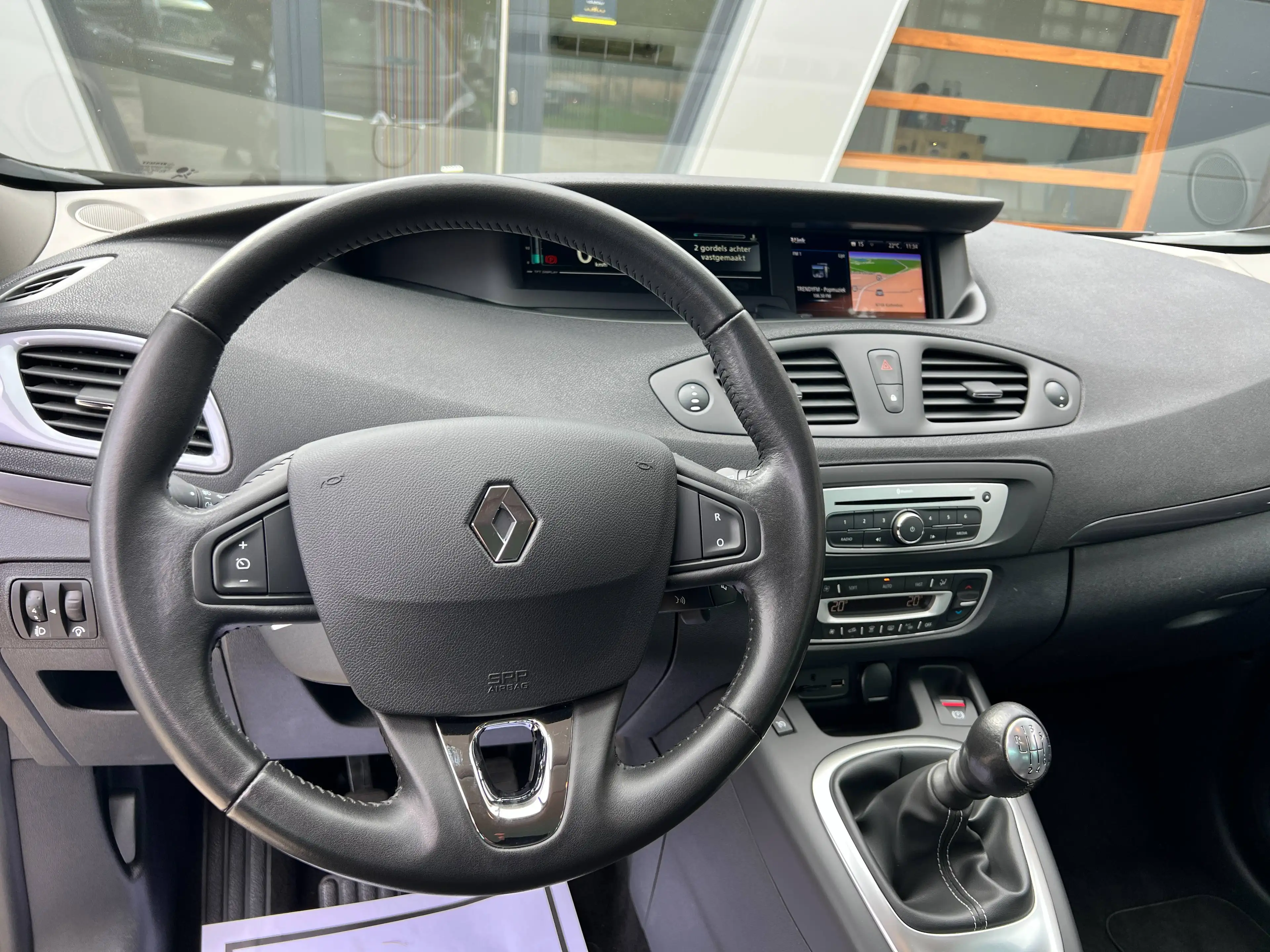 Renault Scenic 1.5Dci - 7 PLAATSEN/ NAVI/ CRUISE CONTROL/ AIRCO/ GARANTIE — photo 9
