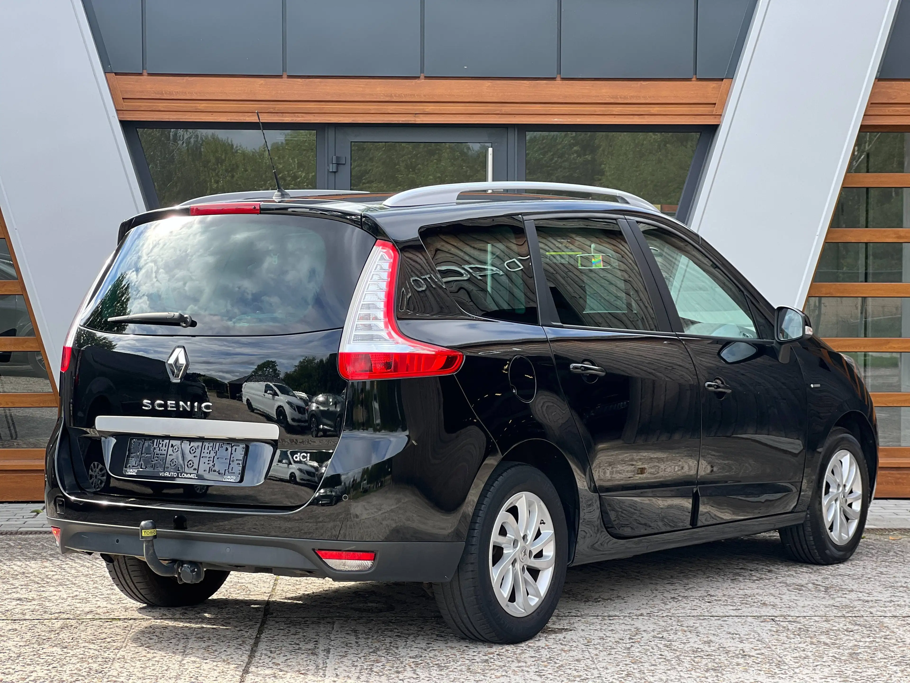 Renault Scenic 1.5Dci - 7 PLAATSEN/ NAVI/ CRUISE CONTROL/ AIRCO/ GARANTIE — photo 4