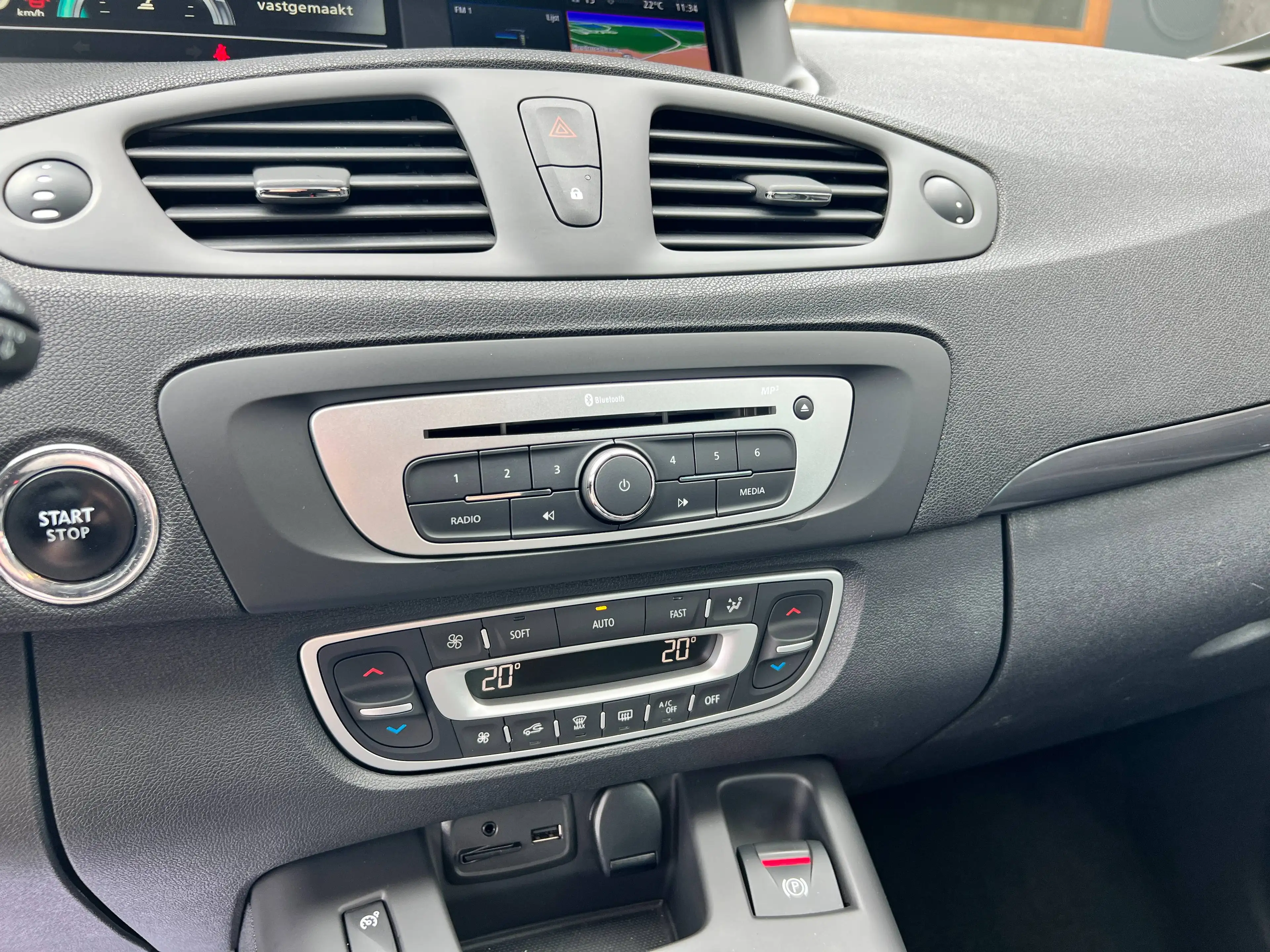 Renault Scenic 1.5Dci - 7 PLAATSEN/ NAVI/ CRUISE CONTROL/ AIRCO/ GARANTIE — photo 11