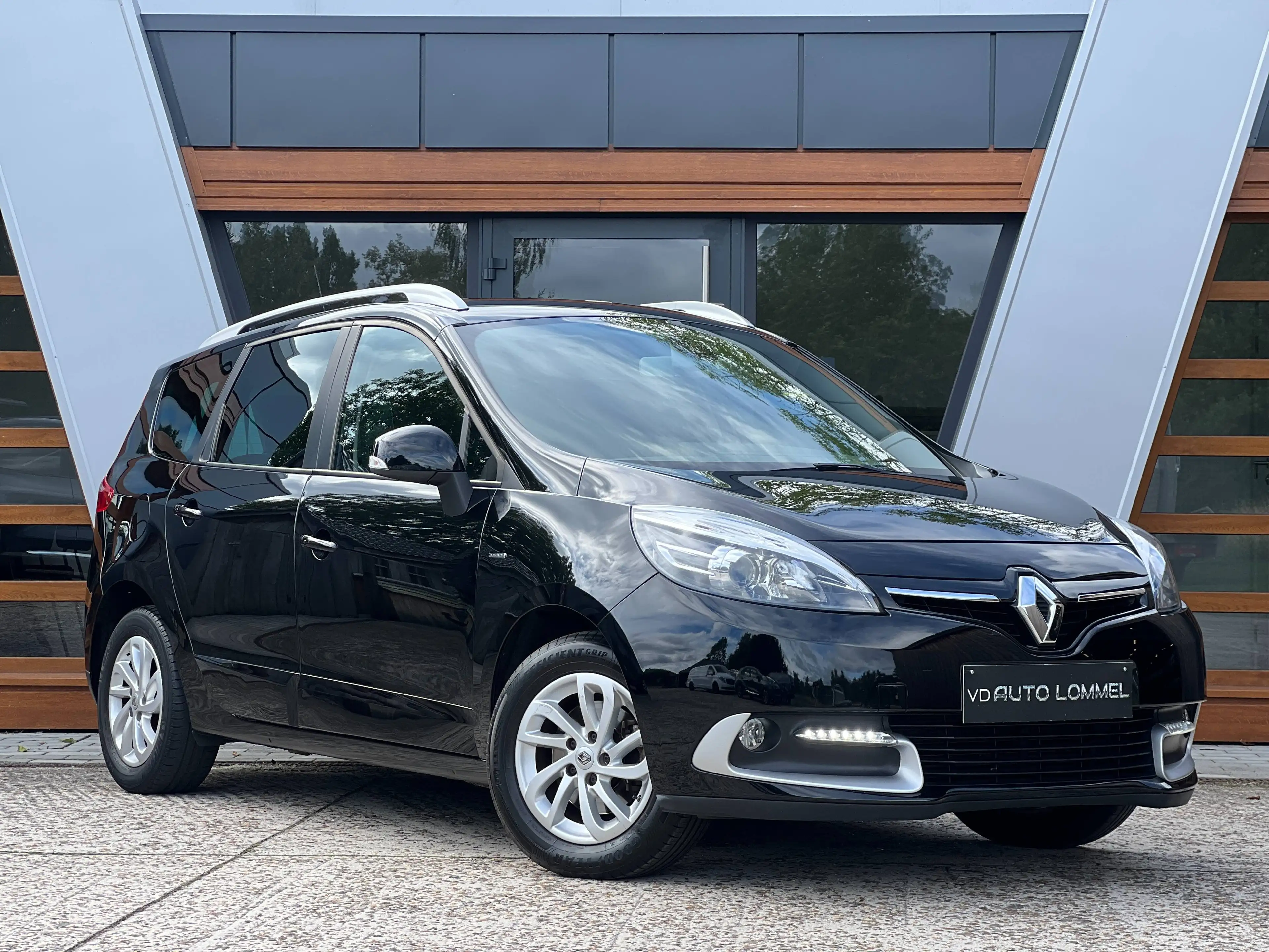 Renault Scenic 1.5Dci - 7 PLAATSEN/ NAVI/ CRUISE CONTROL/ AIRCO/ GARANTIE