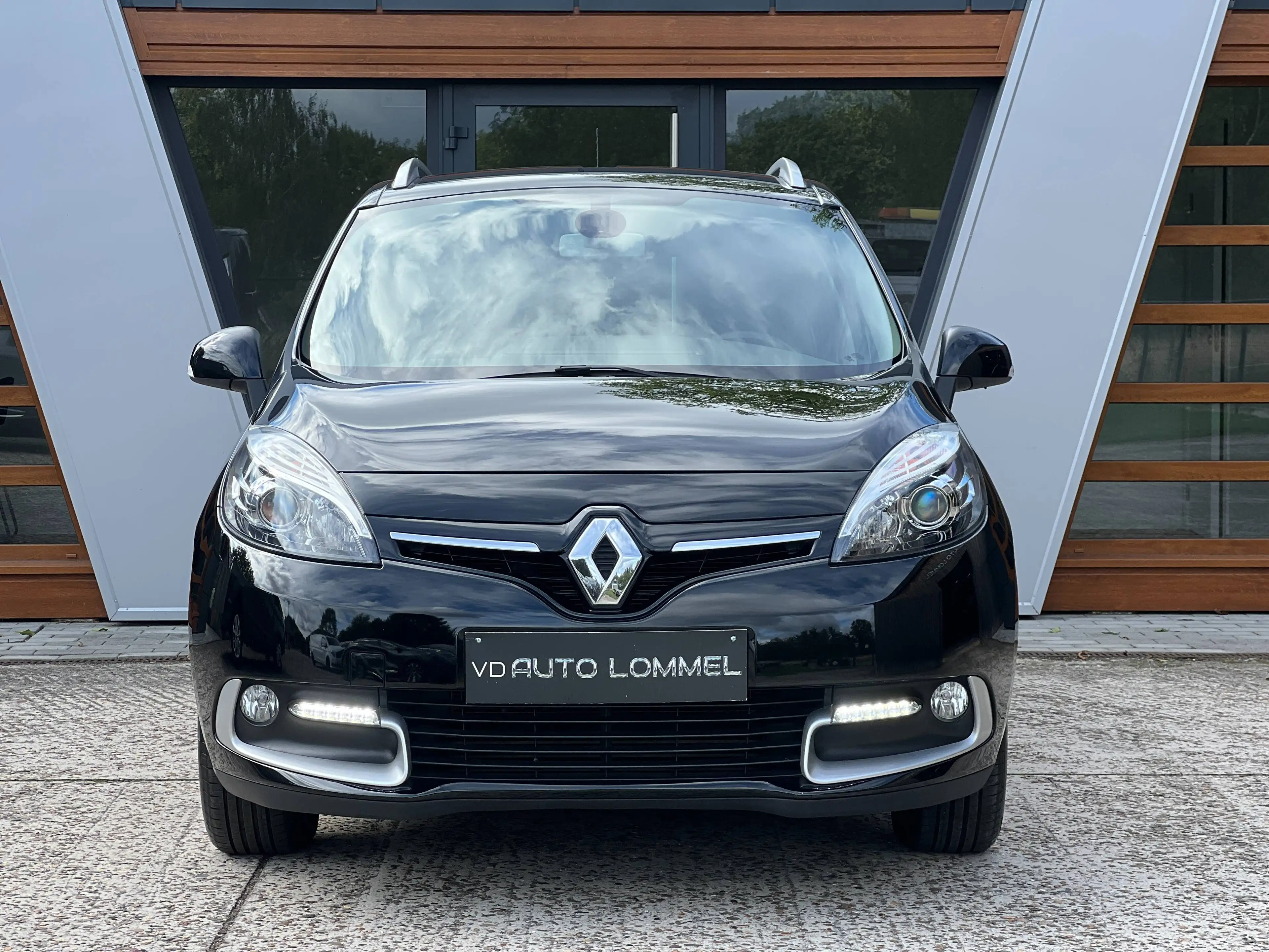 Renault Scenic 1.5Dci - 7 PLAATSEN/ NAVI/ CRUISE CONTROL/ AIRCO/ GARANTIE — photo 2